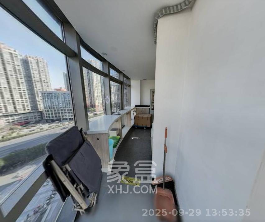 奥克斯广场 1室1厅1卫 2400.0元/月 奥克斯广场 1室1厅1卫 2400.0元/月室内图