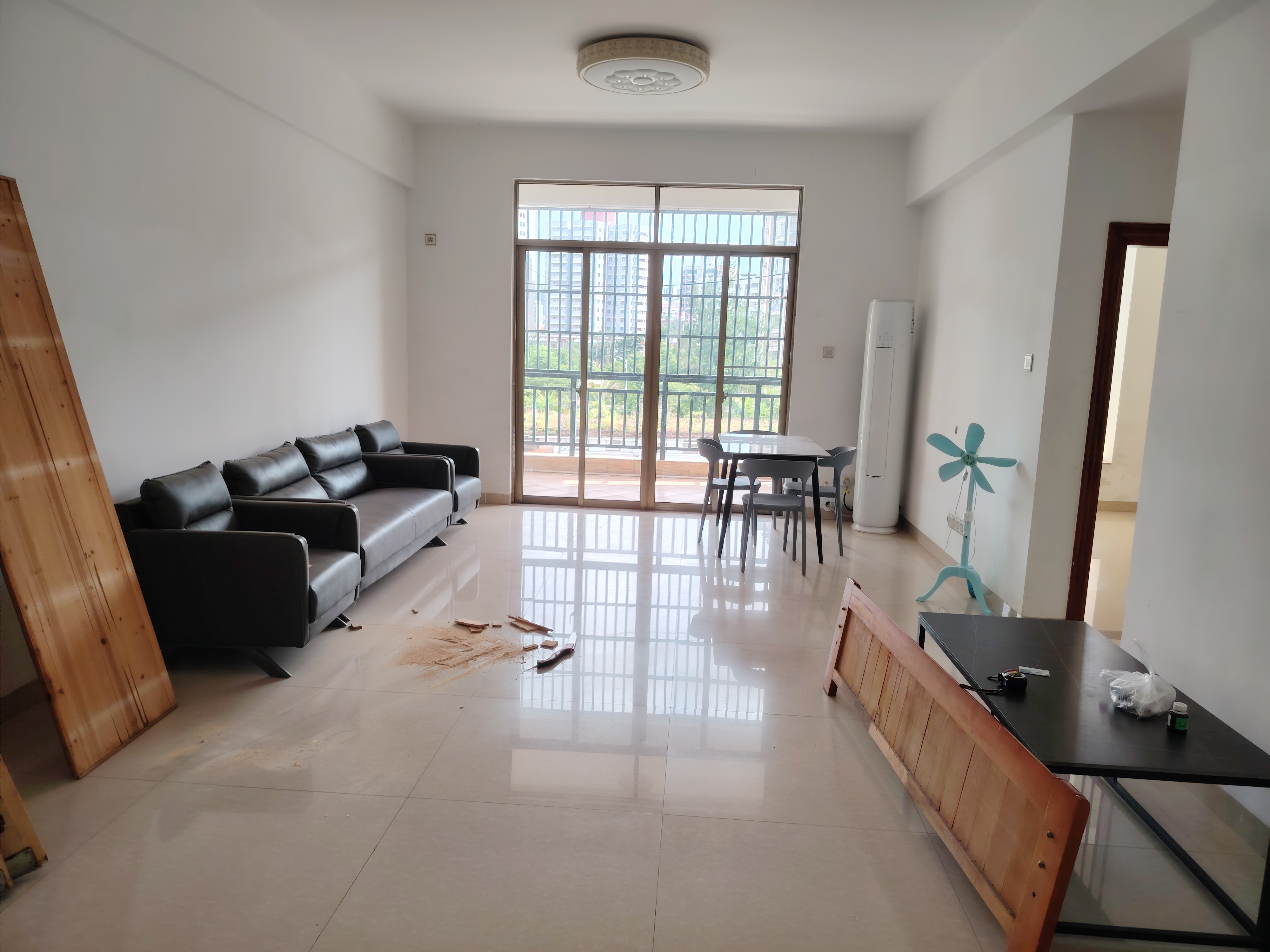 金牛山小区（海秀中路70-5号）  3室2厅1卫    2300.0元/月