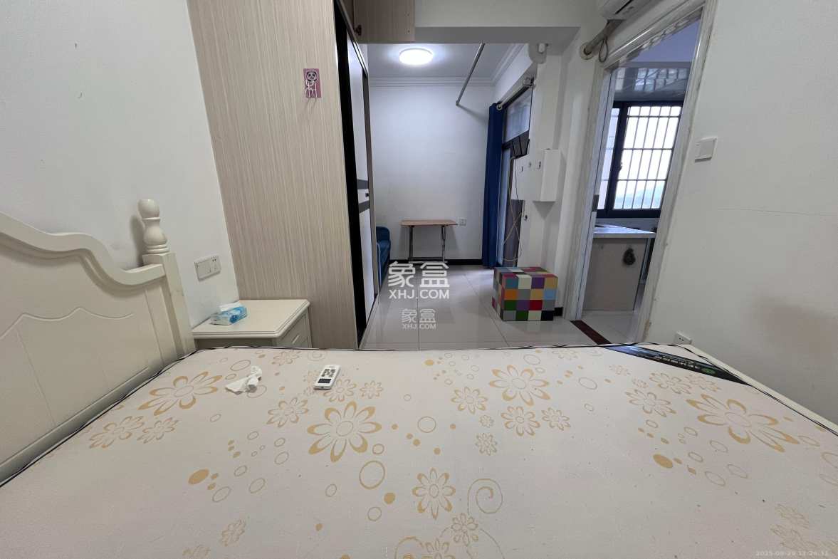 桥头家苑一期 1室1厅1卫 1100.00元/月 桥头家苑一期 1室1厅1卫 1100.00元/月室内图