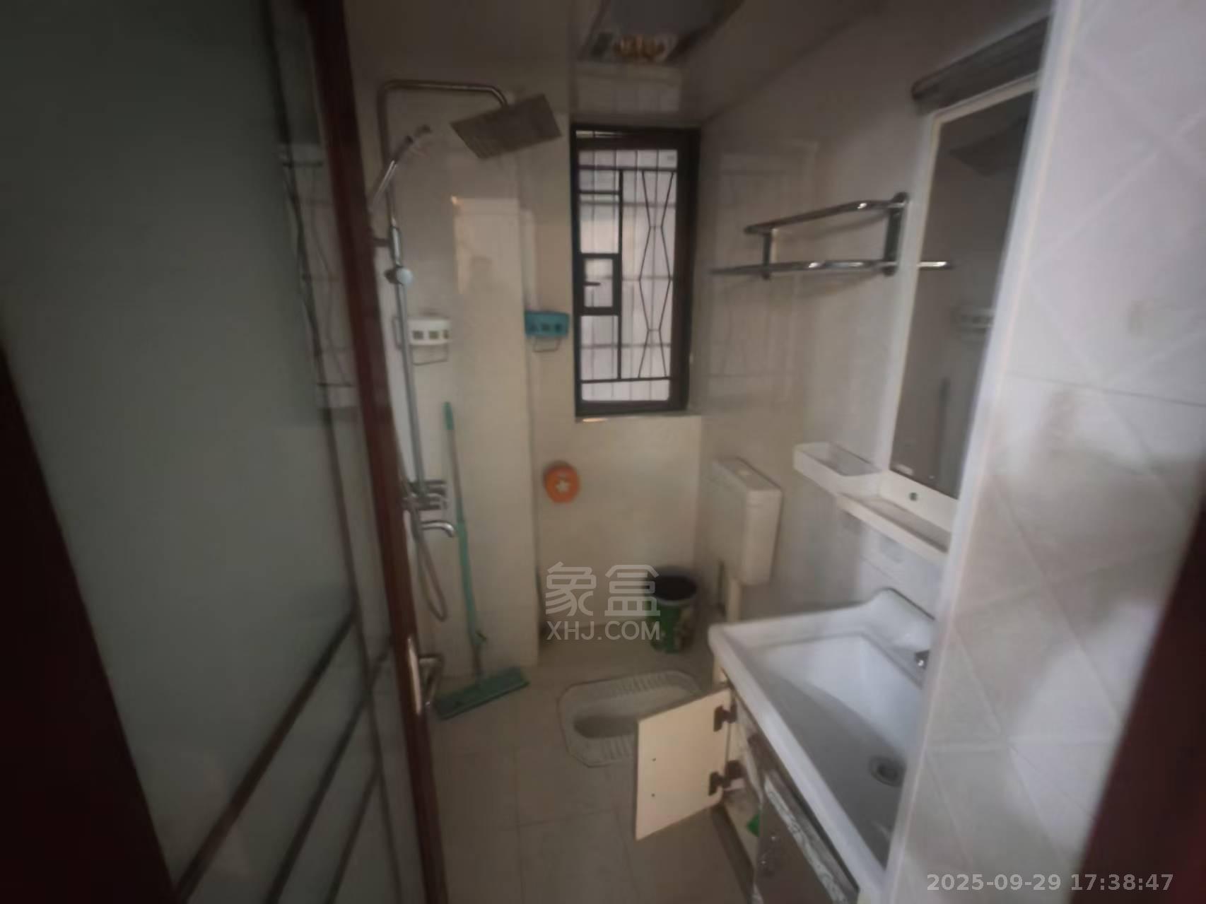 华晨御园 2室2厅1卫 1600.0元/月 华晨御园 2室2厅1卫 1600.0元/月室内图