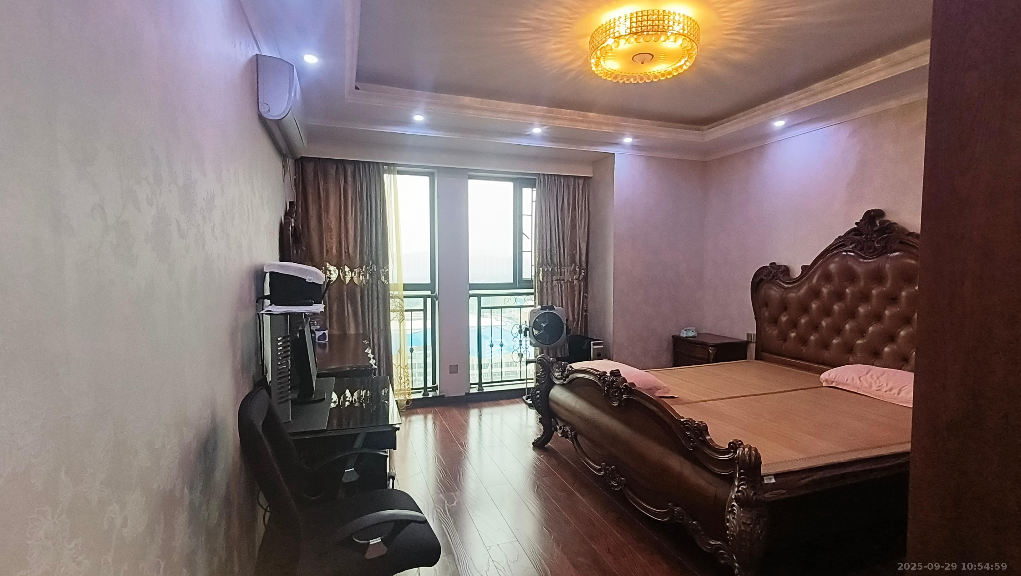 东岸梅园小区 4室2厅2卫 3500.0元/月 东岸梅园小区 4室2厅2卫 3500.0元/月室内图