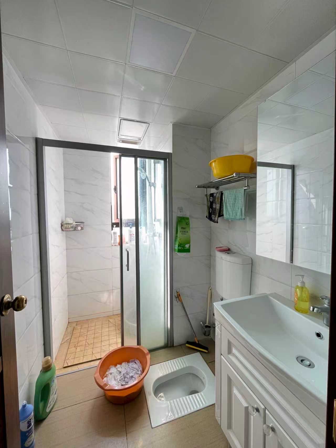 华耀碧桂园十里江湾誉峯 4室2厅2卫 2200.0元/月 华耀碧桂园十里江湾誉峯 4室2厅2卫 2200.0元/月室内图