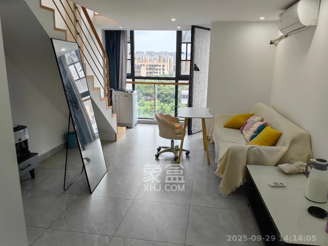 裕天国际商汇中心  1室1厅1卫    1500.0元/月 裕天国际商汇中心  1室1厅1卫    1500.0元/月室内图