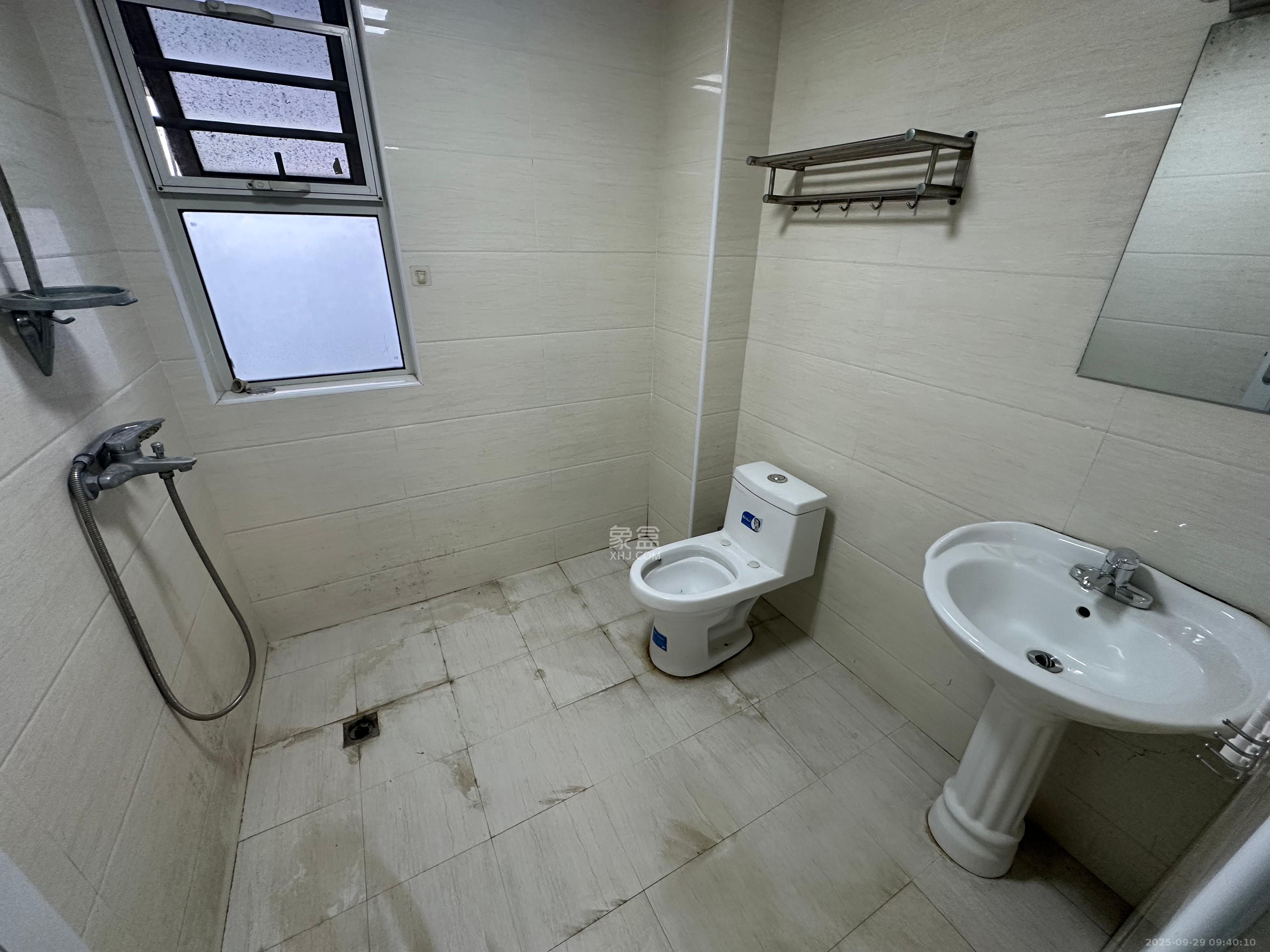 湘江雅颂居  2室2厅2卫    2200.0元/月 湘江雅颂居  2室2厅2卫    2200.0元/月室内图