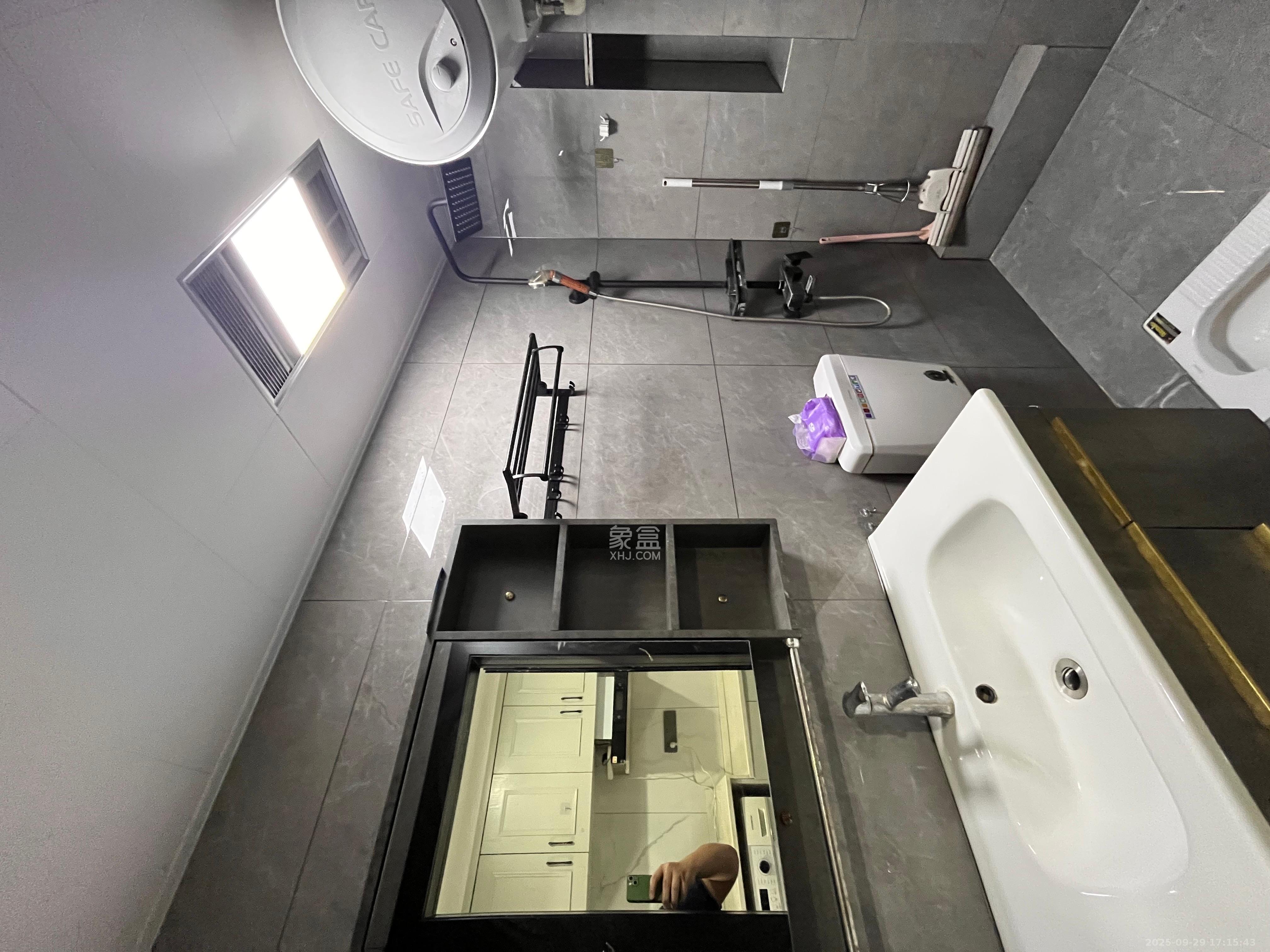 保利天禧EF区 1室1厅1卫 1600.0元/月 保利天禧EF区 1室1厅1卫 1600.0元/月室内图