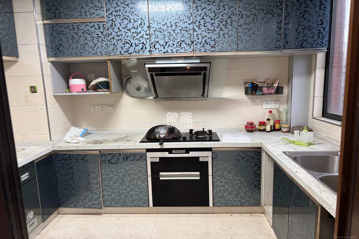 珠江东方明珠(新地东方明珠)三期  3室2厅2卫    2000.0元/月 珠江东方明珠(新地东方明珠)三期  3室2厅2卫    2000.0元/月室内图