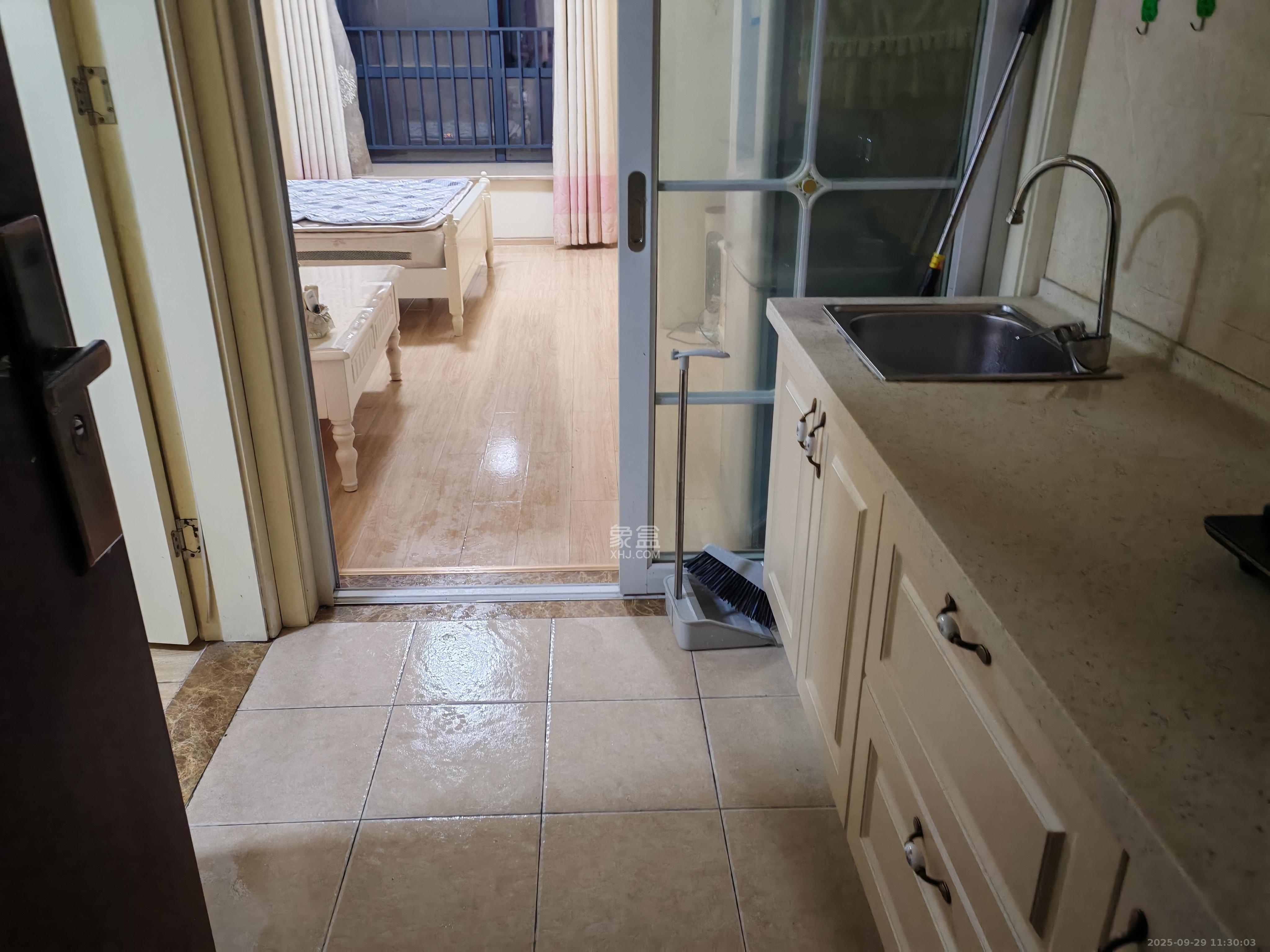 万芙锦城  1室1厅1卫    1400.0元/月室内图