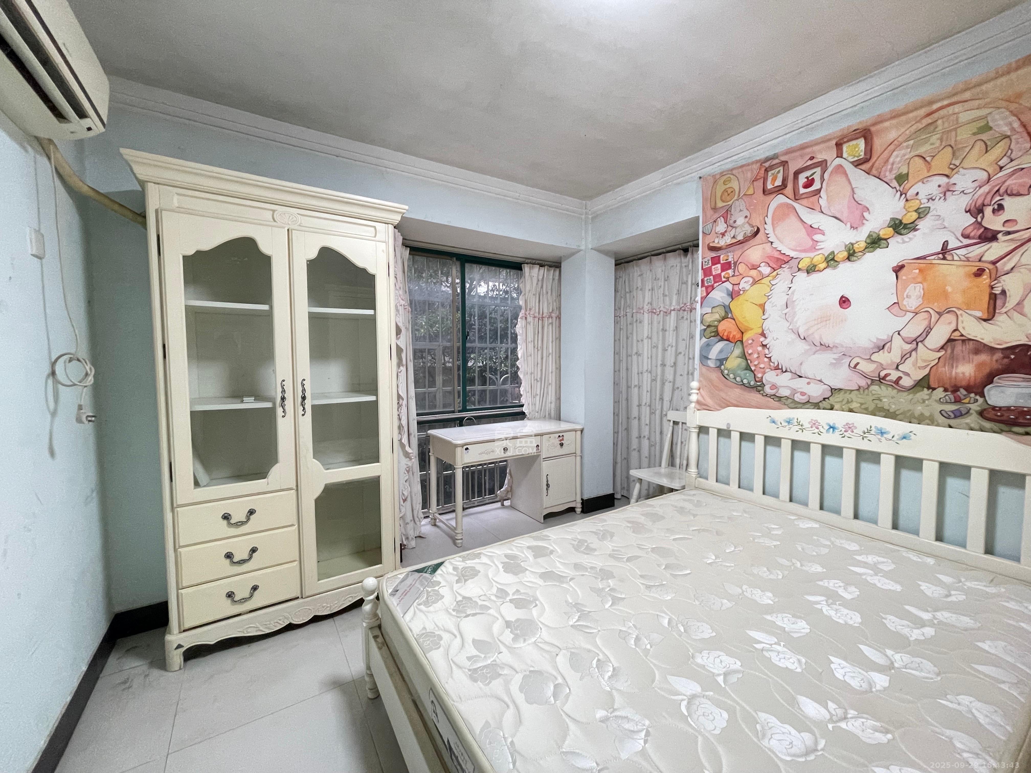 东方新城  2室1厅1卫    2400.0元/月室内图