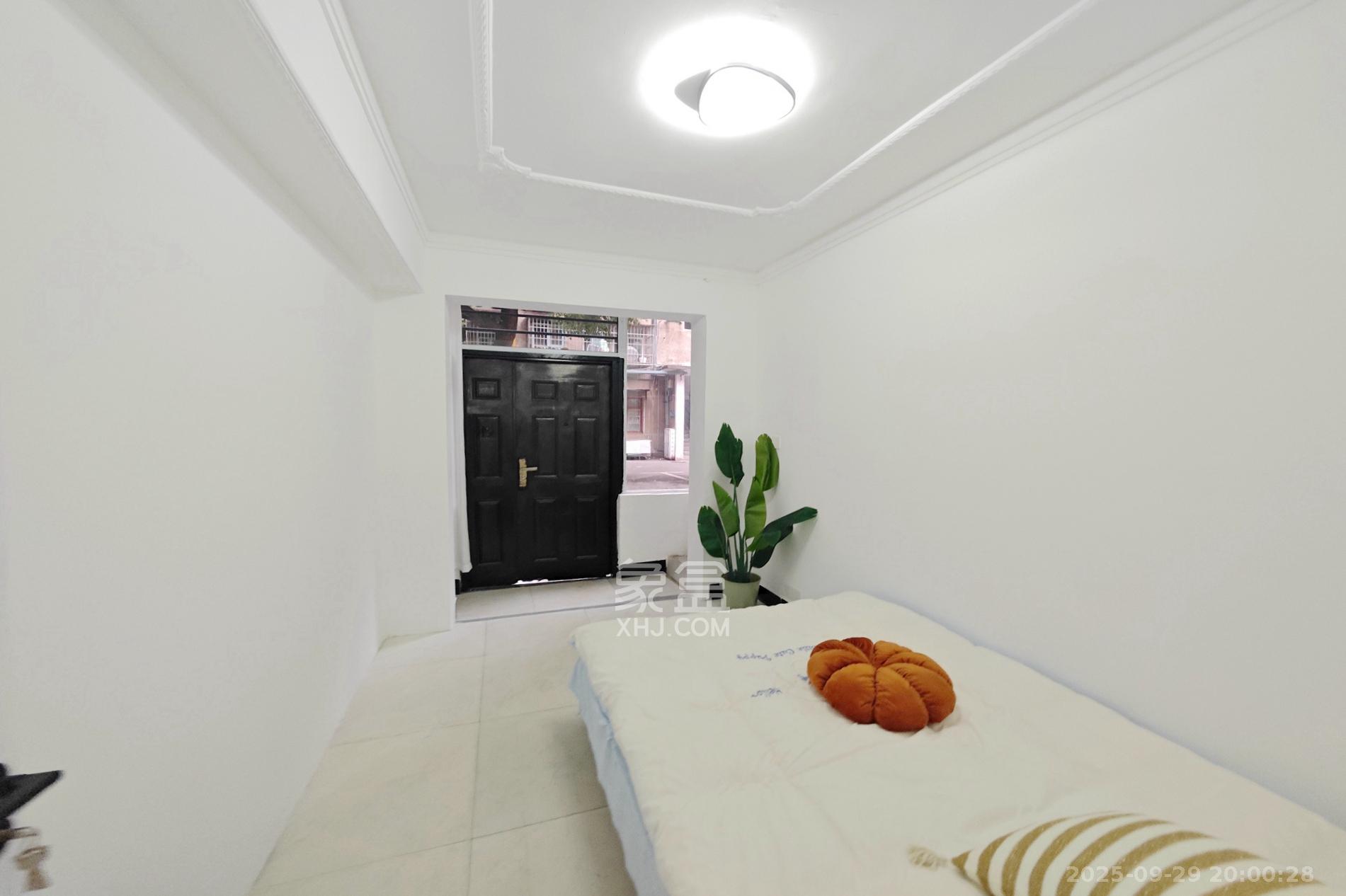 桂花二村 2室2厅1卫 65.0万 桂花二村 2室2厅1卫 65.0万卧室