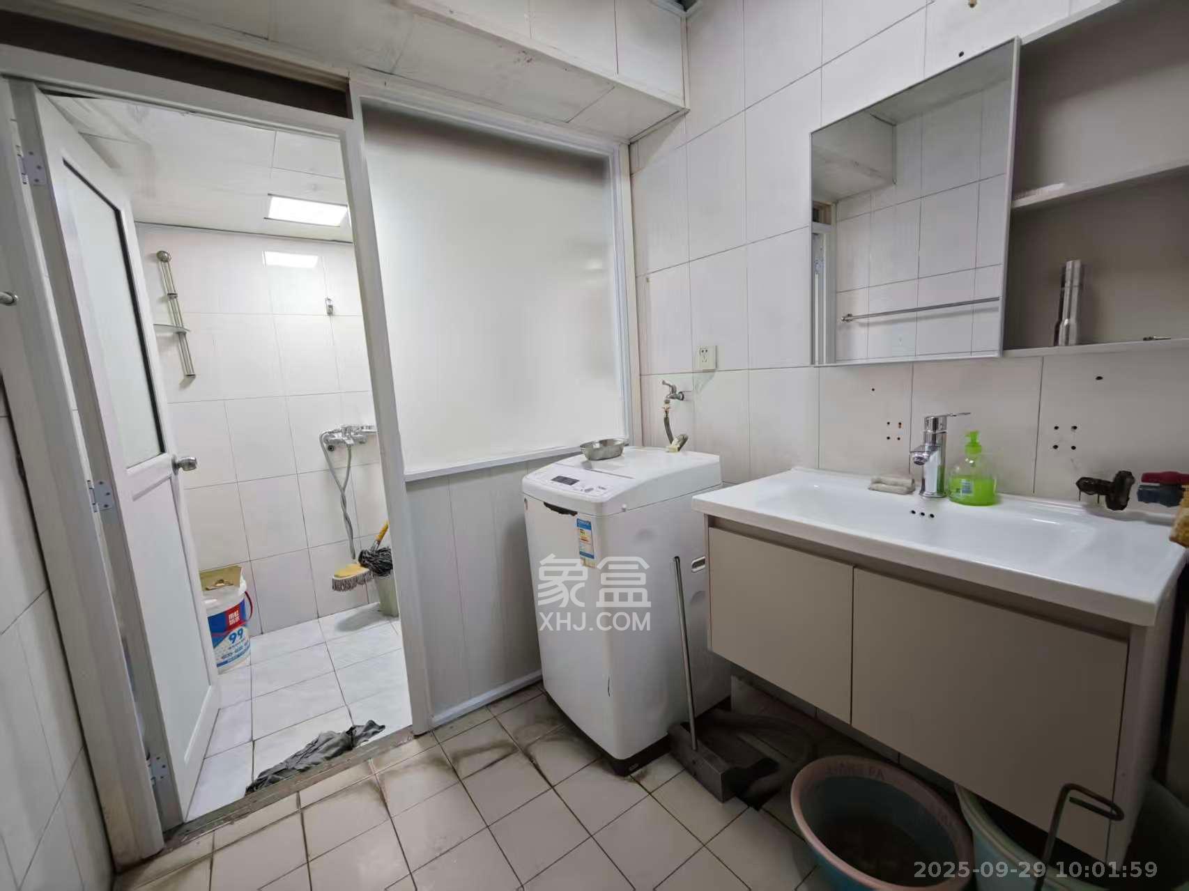 芙蓉中路、芙蓉南路、芙蓉北路散盘  3室2厅1卫    2200.0元/月室内图