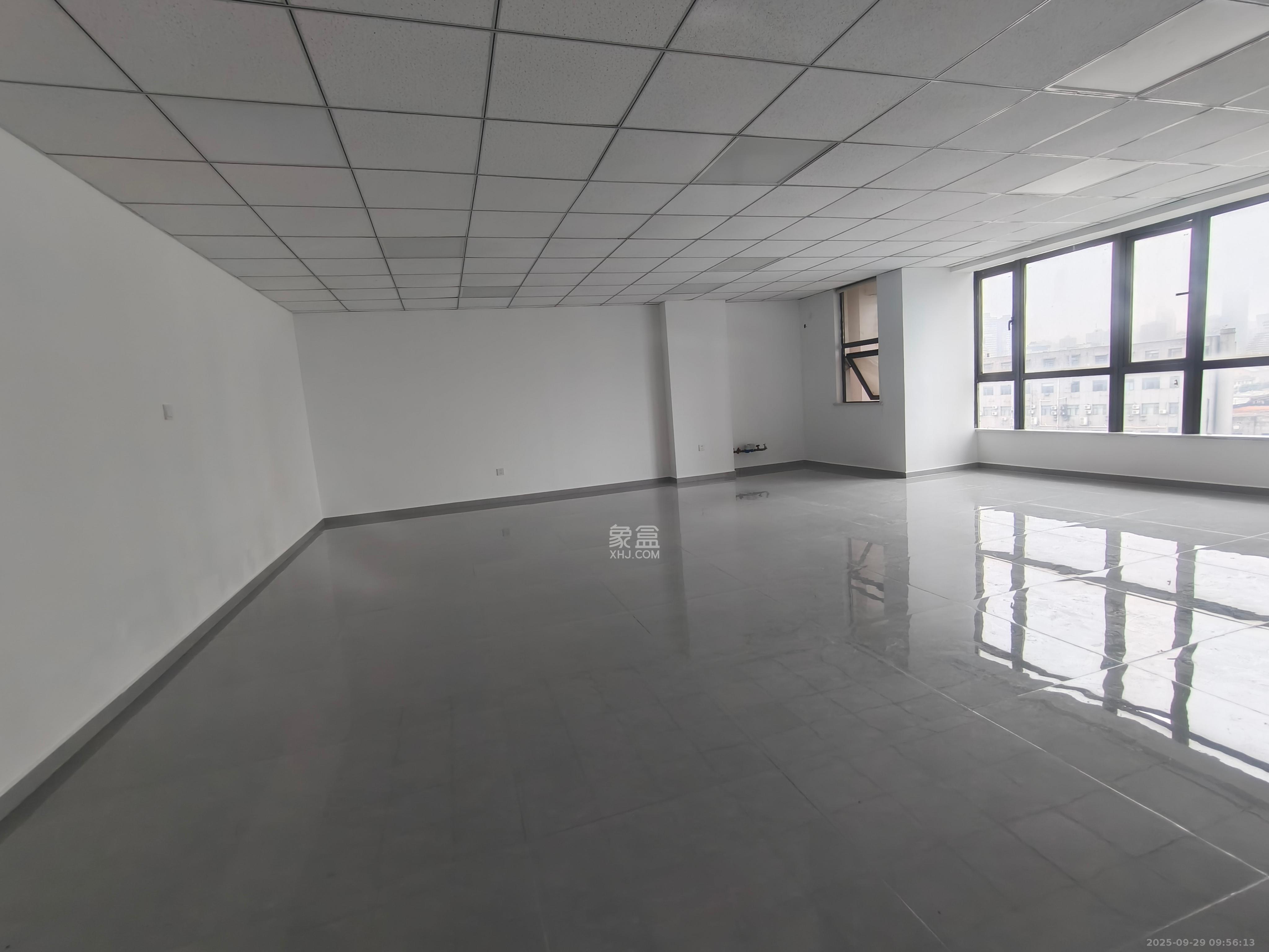 湘域相遇  1室2厅1卫    4500.0元/月室内图