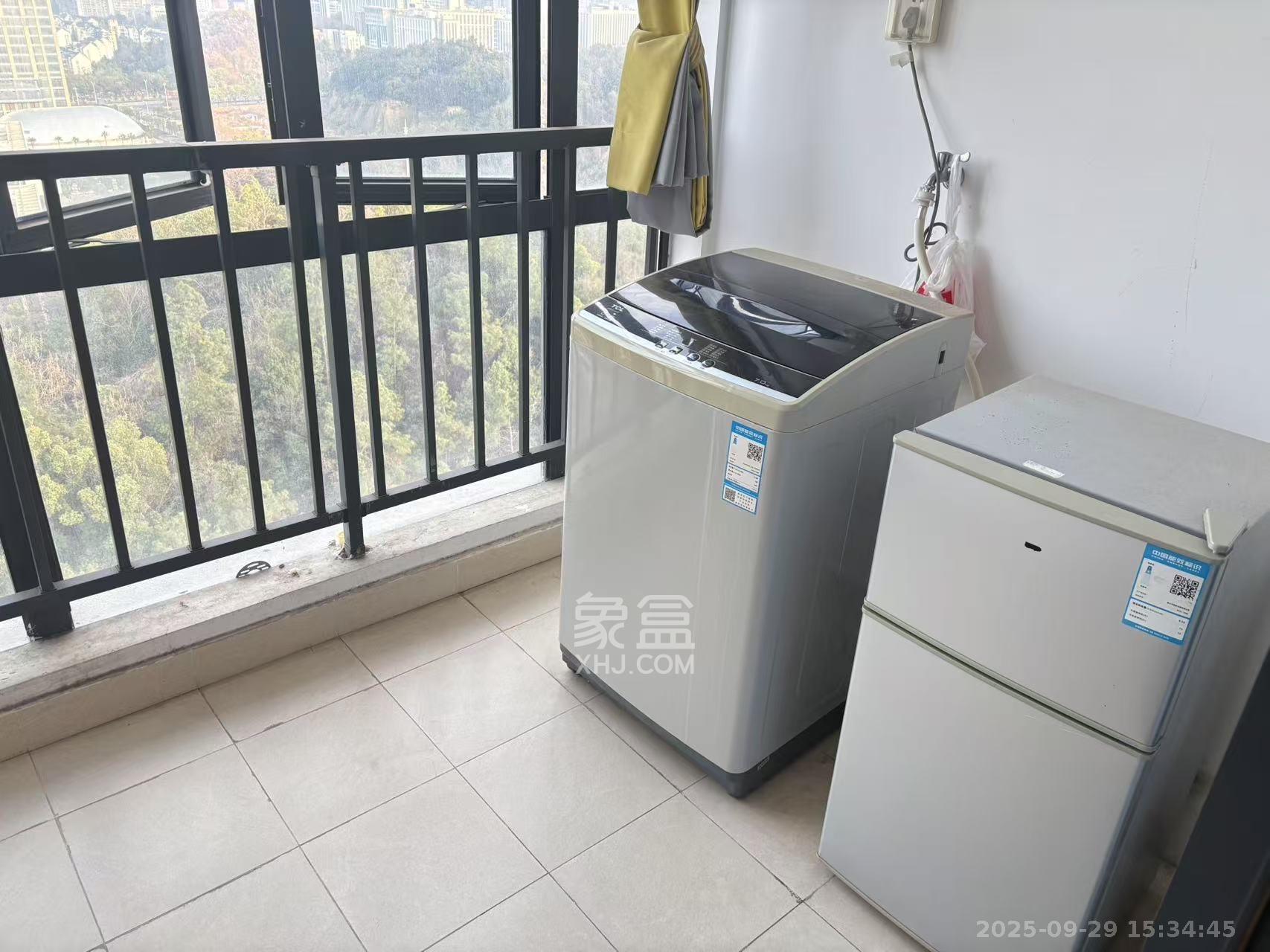 荣泰广场  1室1厅1卫   1300.00元/月室内图