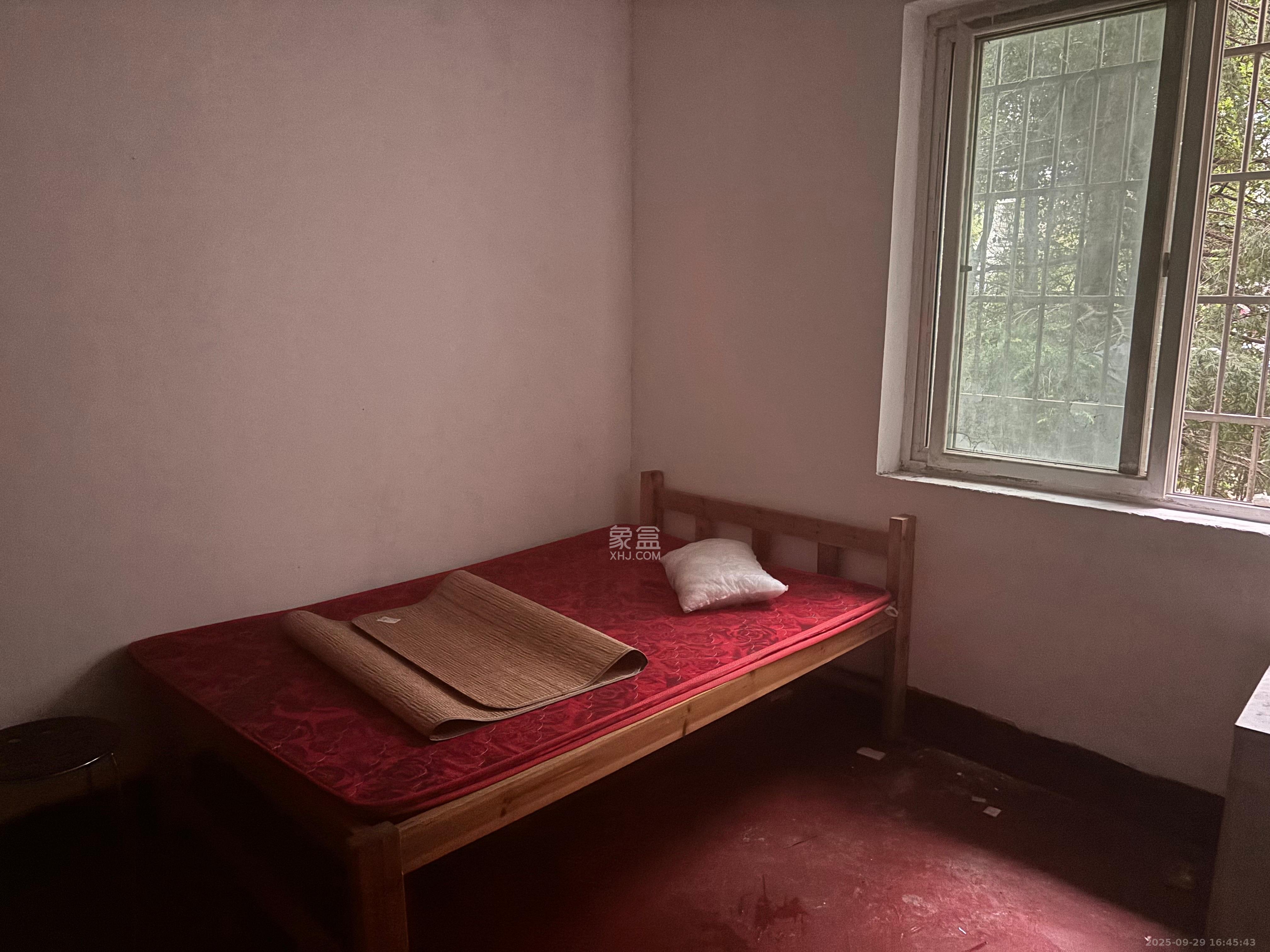 玛依拉山庄  1室0厅0卫    2000.0元/月 玛依拉山庄  1室0厅0卫    2000.0元/月室内图