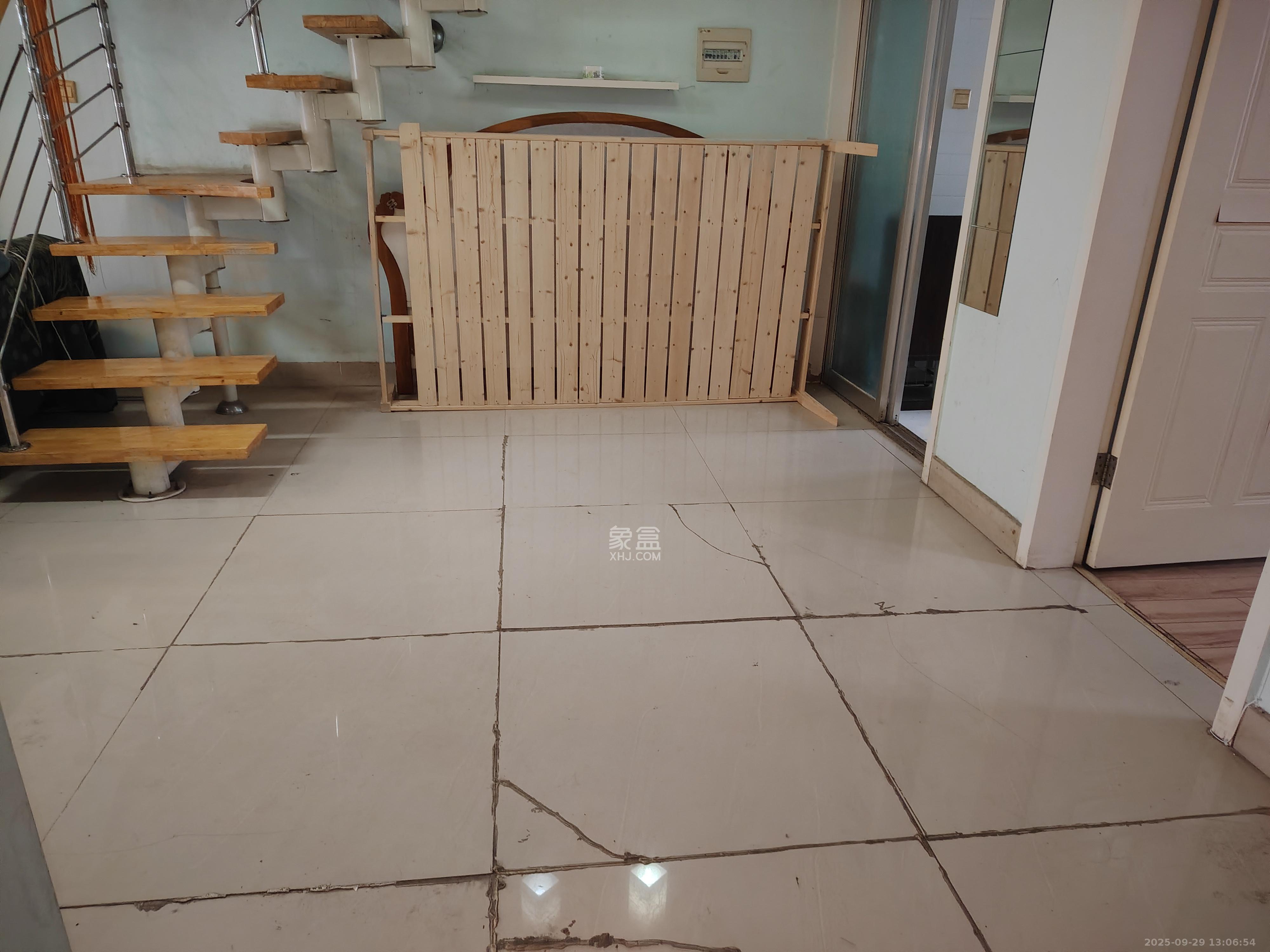 好家园 4室2厅2卫 1800.0元/月 好家园 4室2厅2卫 1800.0元/月室内图