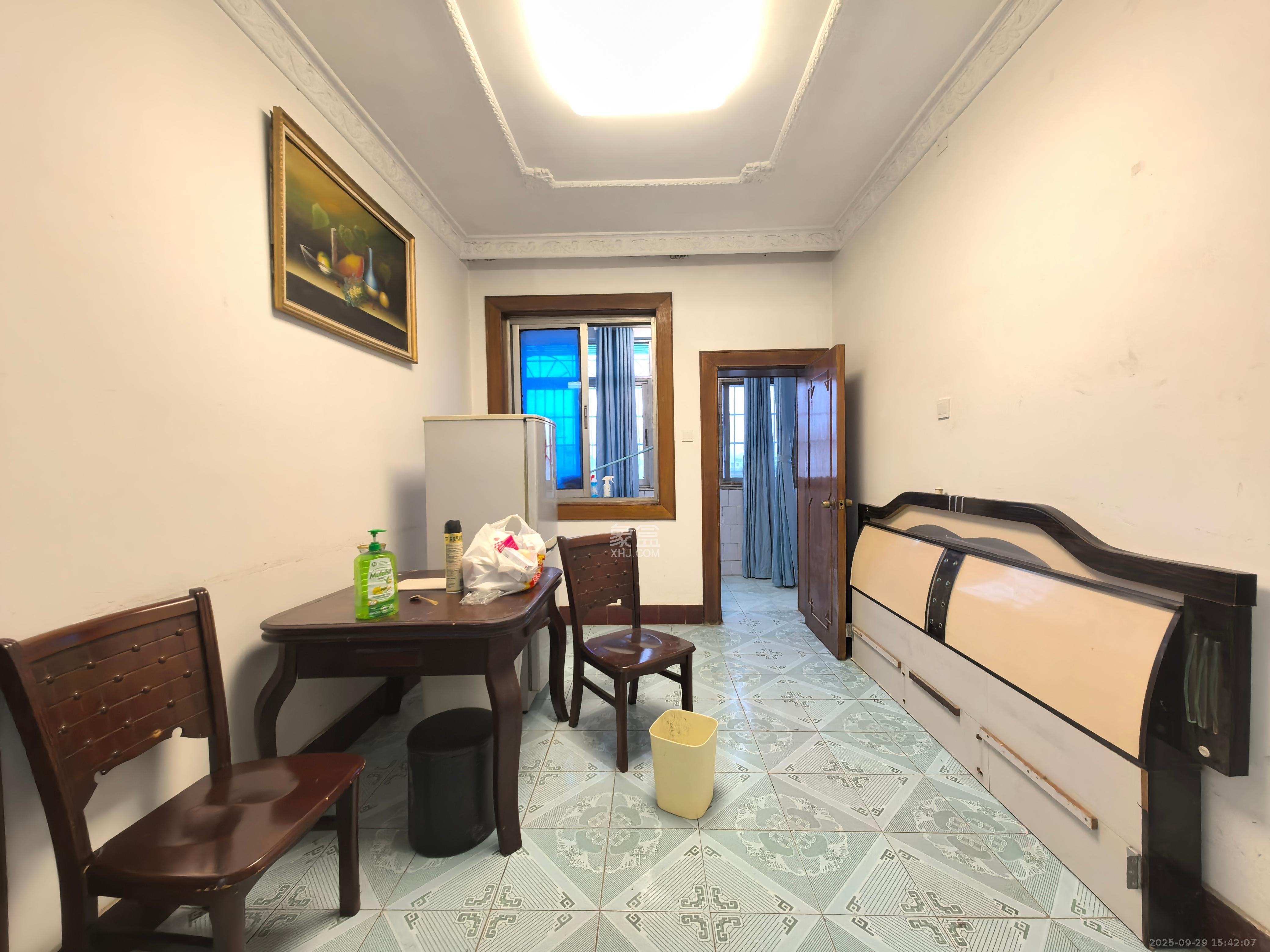 法院宿舍（德雅路61号/93号）  3室2厅1卫    1600.0元/月室内图