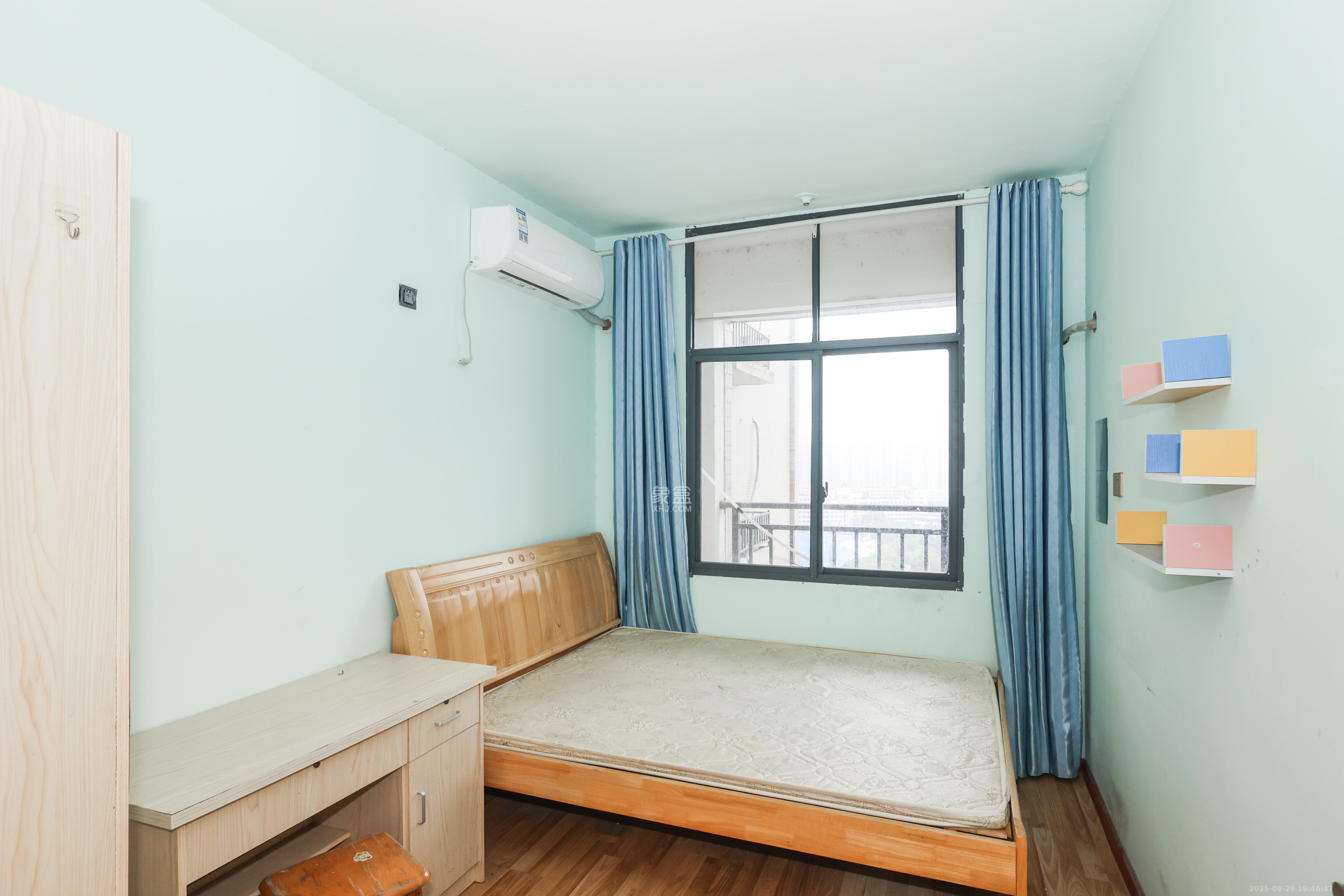 天元涉外景园B区  3室2厅2卫    78.0万卧室