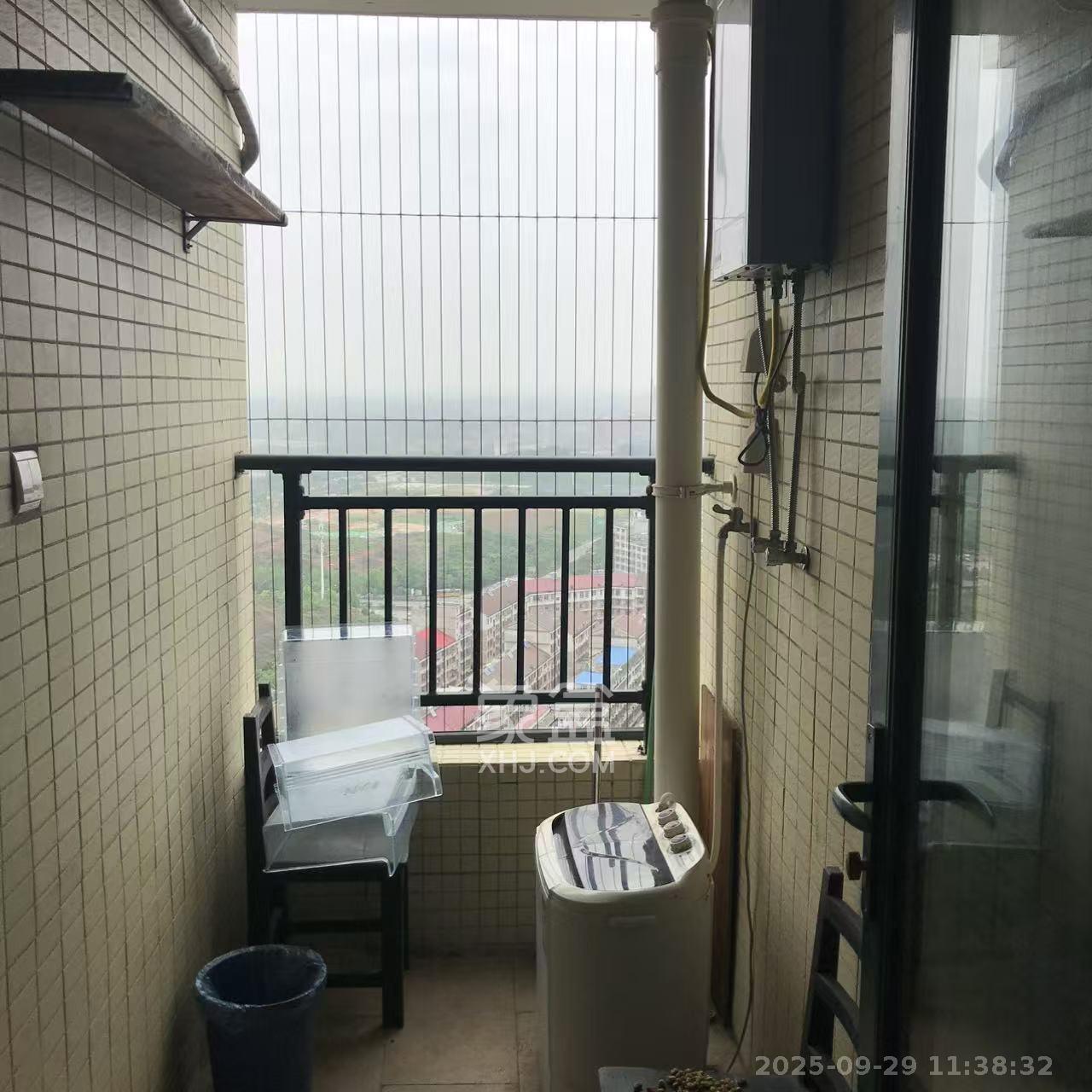 恒大翡翠华庭 1室1厅1卫 1100.0元/月 恒大翡翠华庭 1室1厅1卫 1100.0元/月室内图