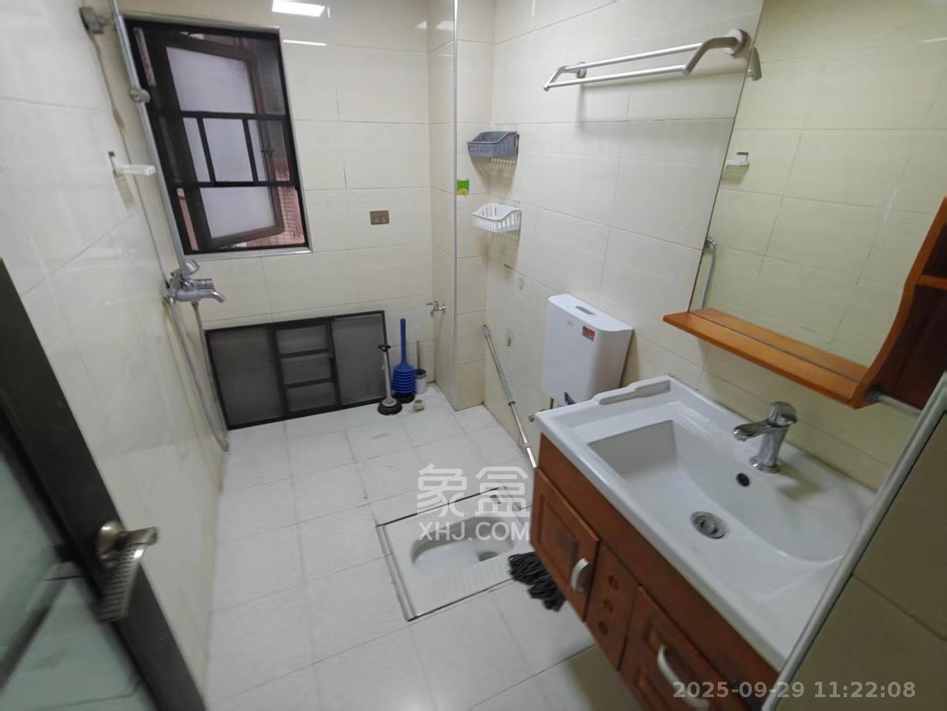 高信向日葵  3室2厅2卫    2600.0元/月室内图