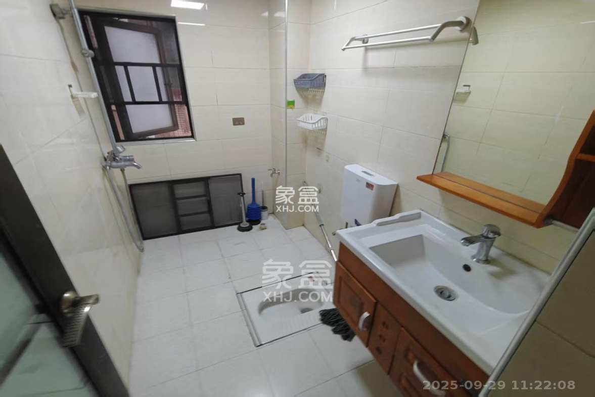 高信向日葵 3室2厅2卫 2600.0元/月 高信向日葵 3室2厅2卫 2600.0元/月室内图