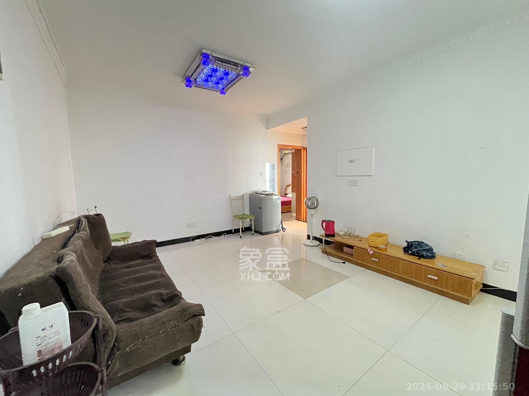 星典时代 2室2厅1卫 1800.0元/月 星典时代 2室2厅1卫 1800.0元/月室内图