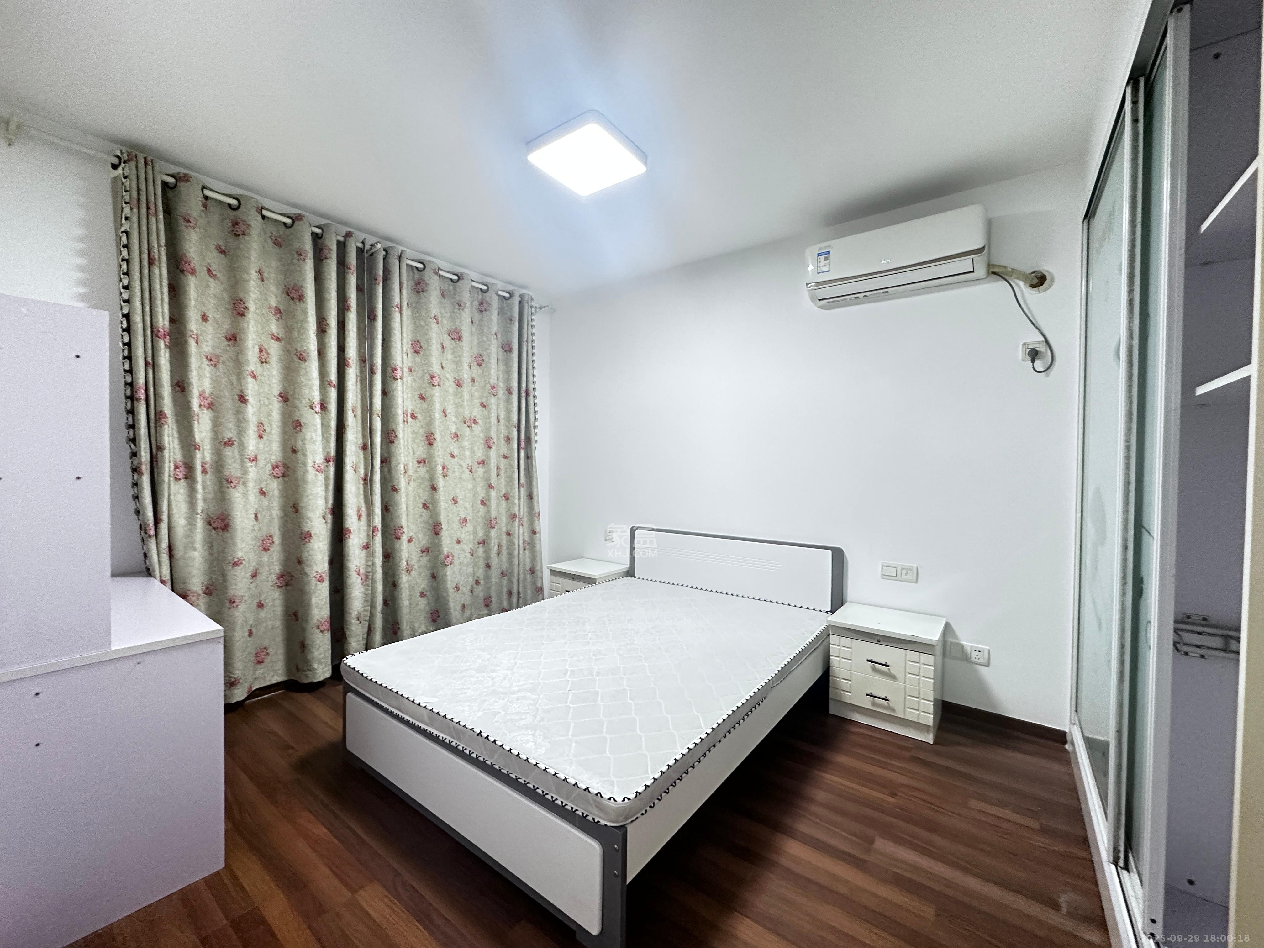 滨江美寓(滨江丽园) 3室2厅1卫 2400.0元/月 滨江美寓(滨江丽园) 3室2厅1卫 2400.0元/月室内图