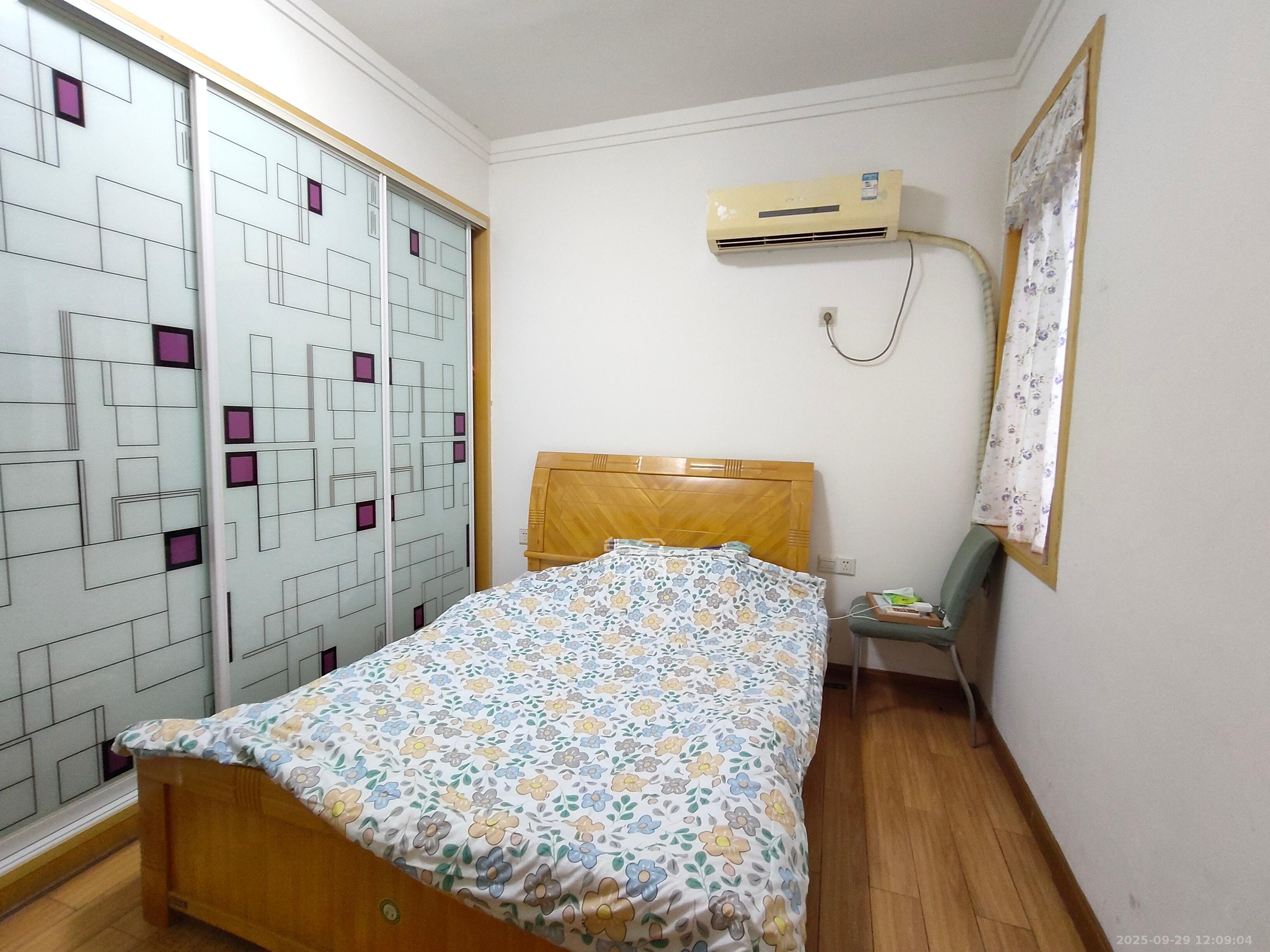 湘绣城 3室2厅1卫 1600.0元/月 湘绣城 3室2厅1卫 1600.0元/月室内图