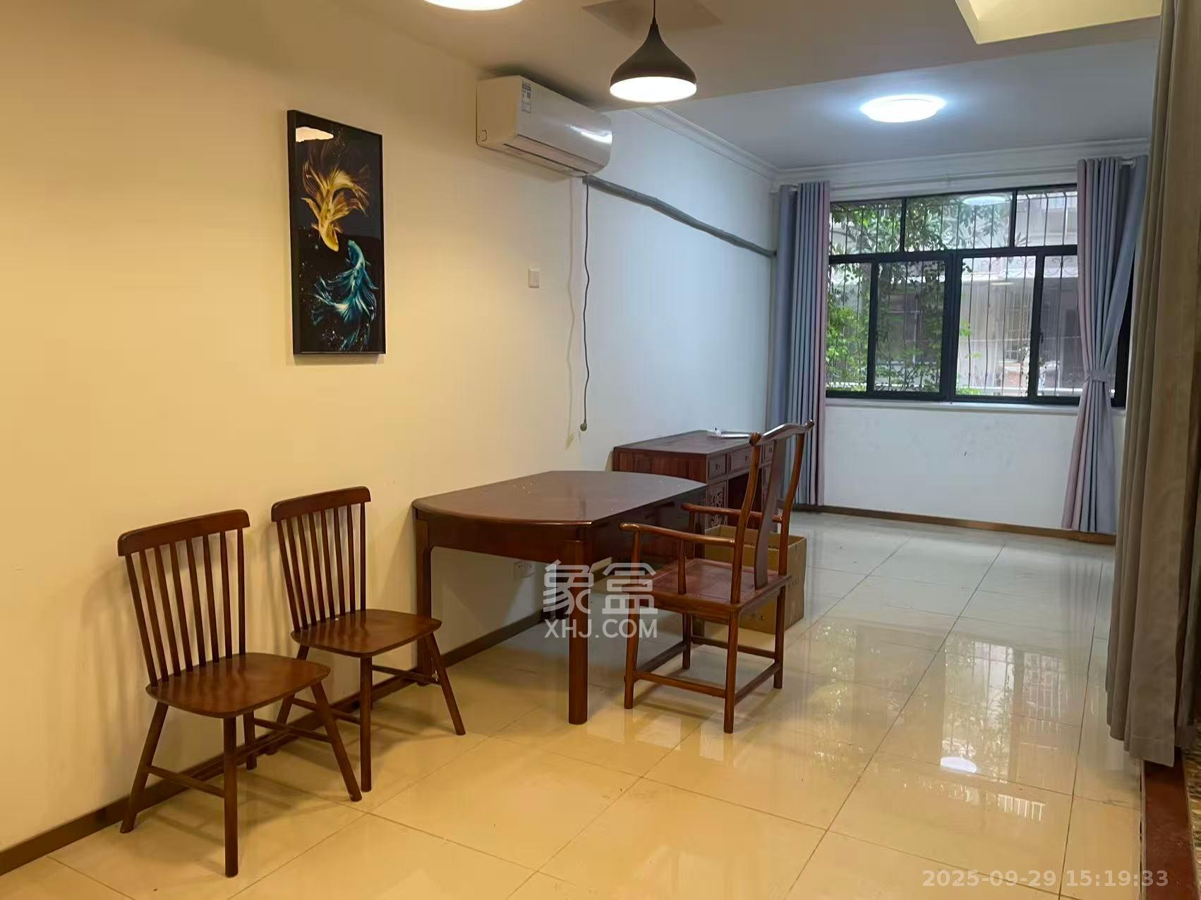 金科园  1室2厅1卫    2000.0元/月室内图