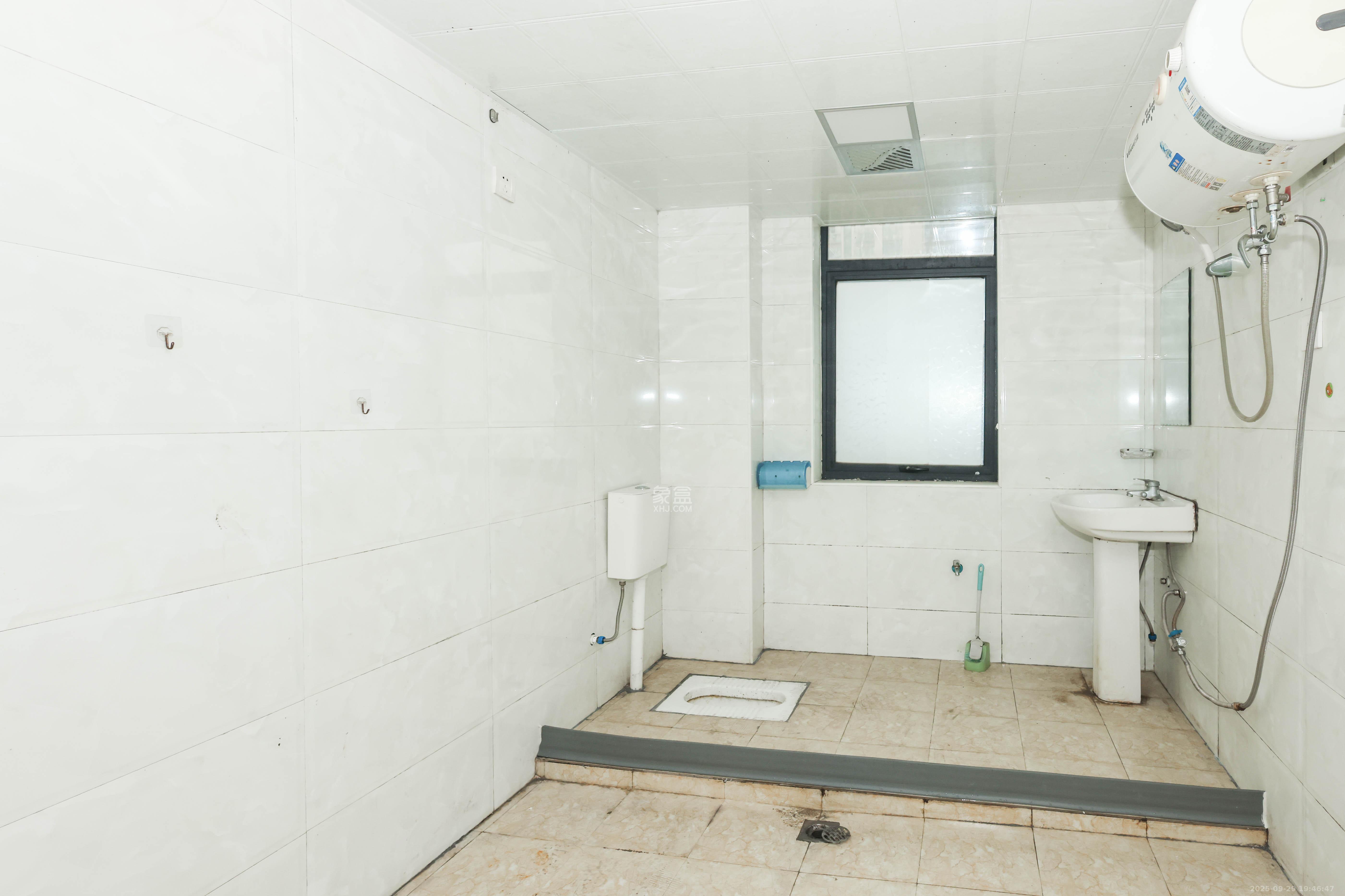 天元涉外景园B区 3室2厅2卫 78.0万 天元涉外景园B区 3室2厅2卫 78.0万卫生间