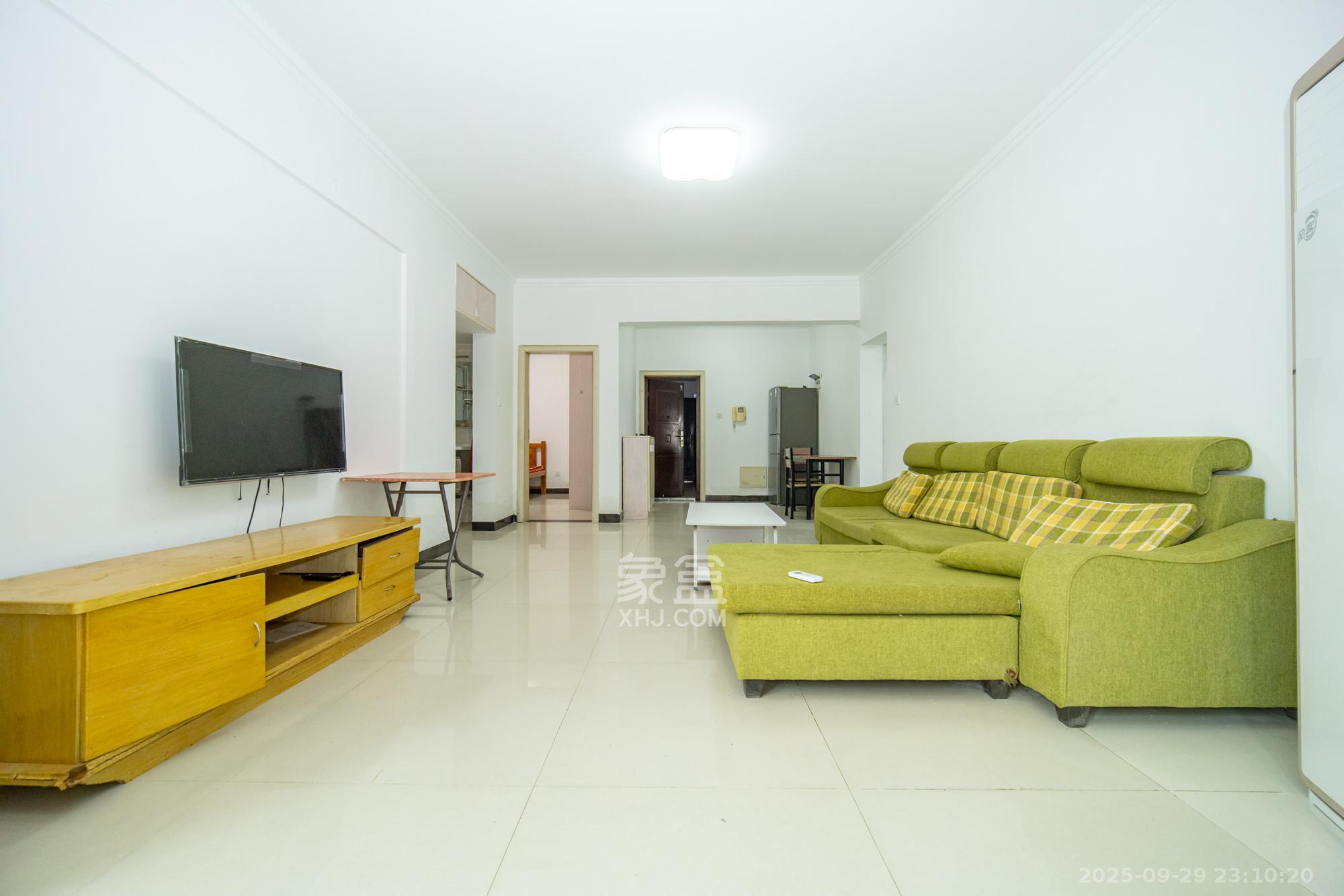 楚天世纪城东苑 2室2厅1卫 49.5万 楚天世纪城东苑 2室2厅1卫 49.5万客厅