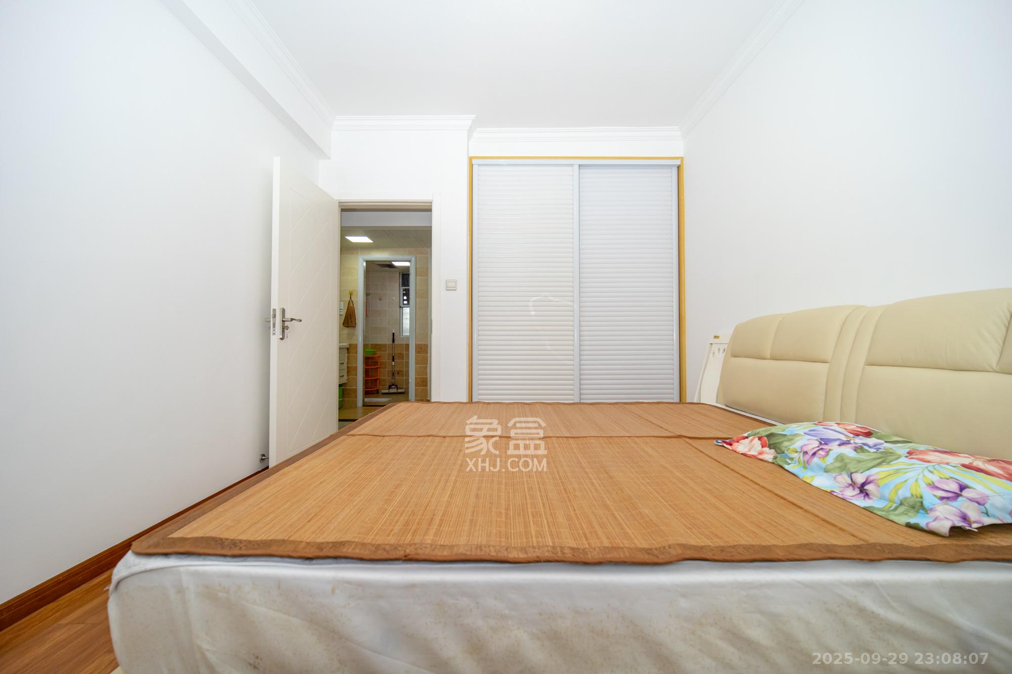 金科时代中心 3室2厅1卫 55.8万 金科时代中心 3室2厅1卫 55.8万卧室