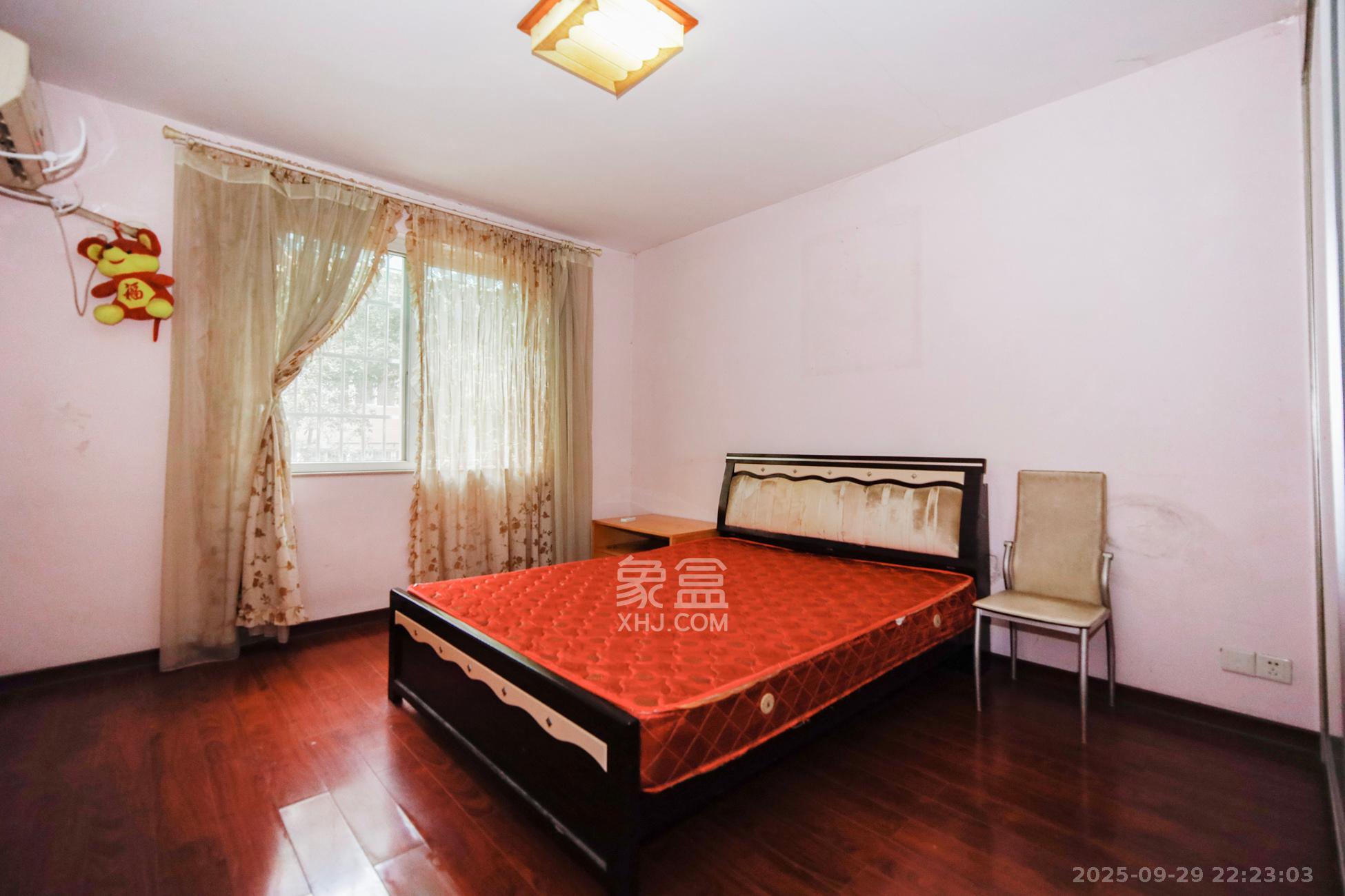 德馨园  2室2厅1卫    45.0万卧室