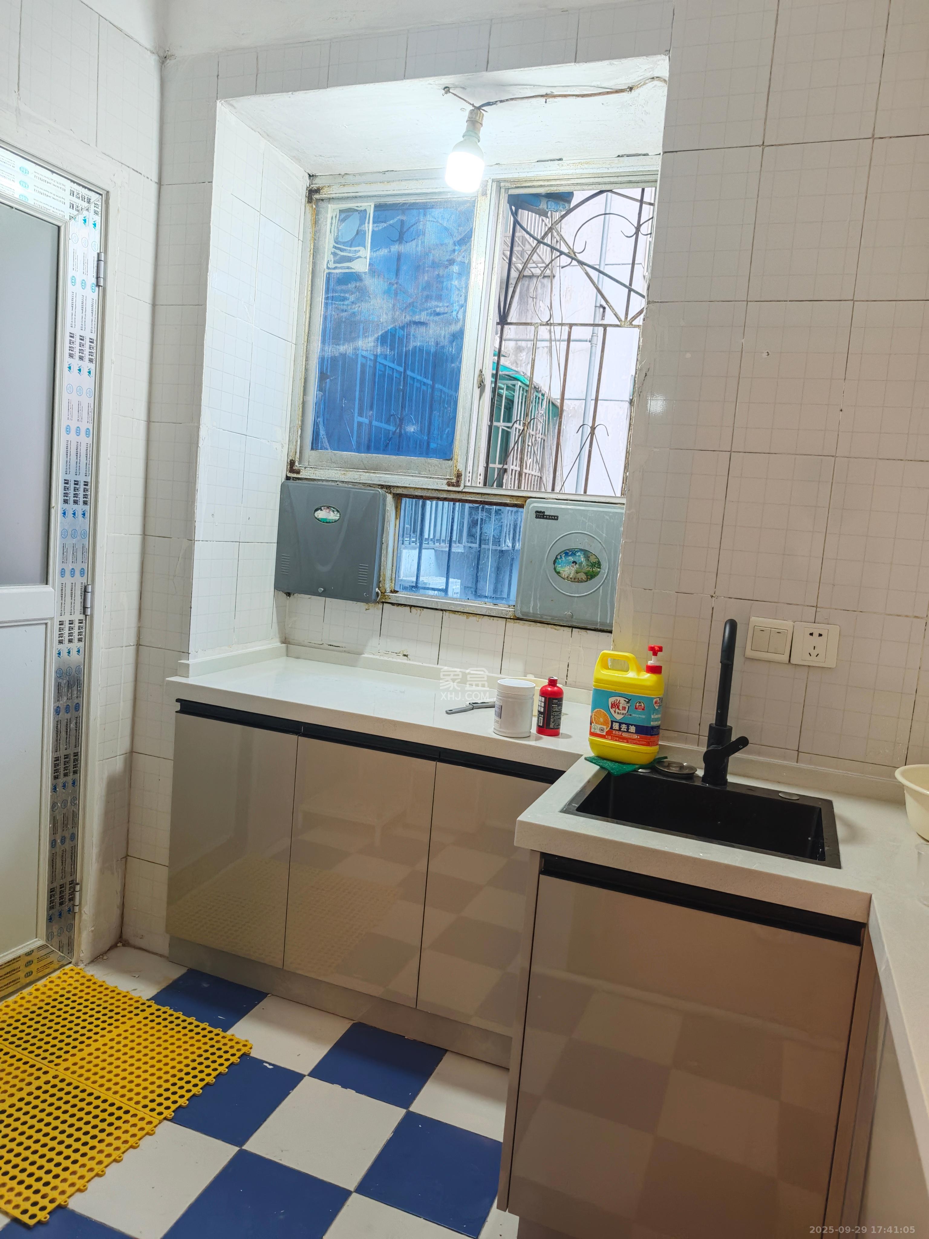 上胡家花园散盘 3室1厅2卫 2000.0元/月 上胡家花园散盘 3室1厅2卫 2000.0元/月室内图