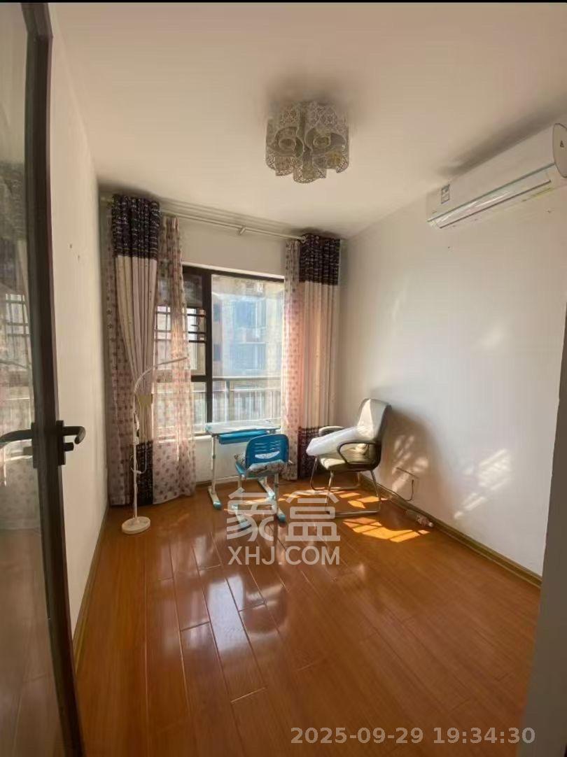 华润橡树湾  3室1厅1卫    2000.0元/月室内图