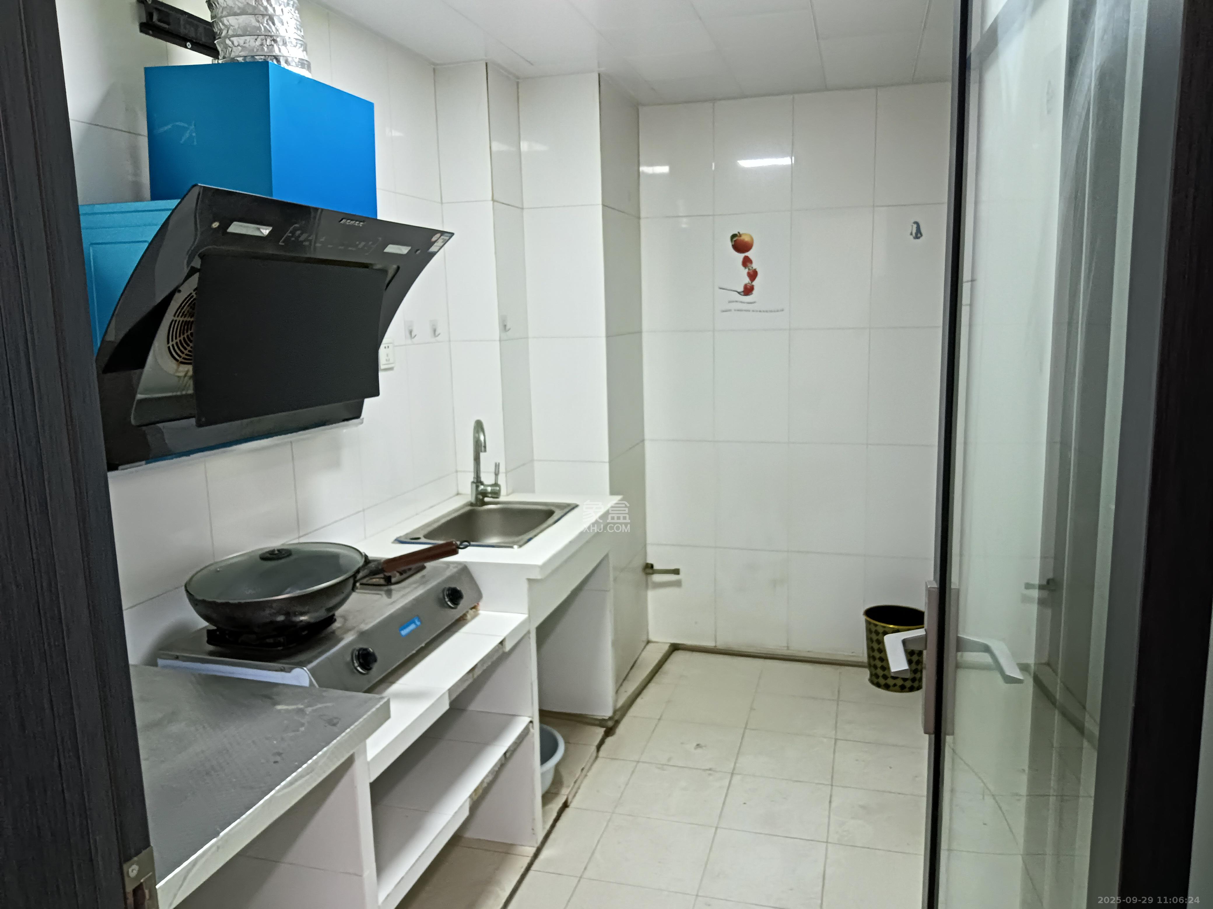 新时代广场 1室2厅1卫 3000.0元/月 新时代广场 1室2厅1卫 3000.0元/月室内图