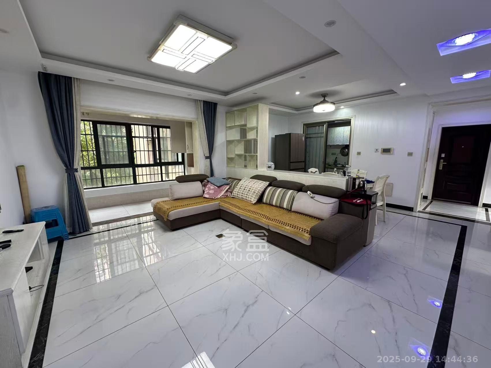 哈佛小镇(五矿哈佛小镇) 4室2厅2卫 2300.0元/月 哈佛小镇(五矿哈佛小镇) 4室2厅2卫 2300.0元/月室内图