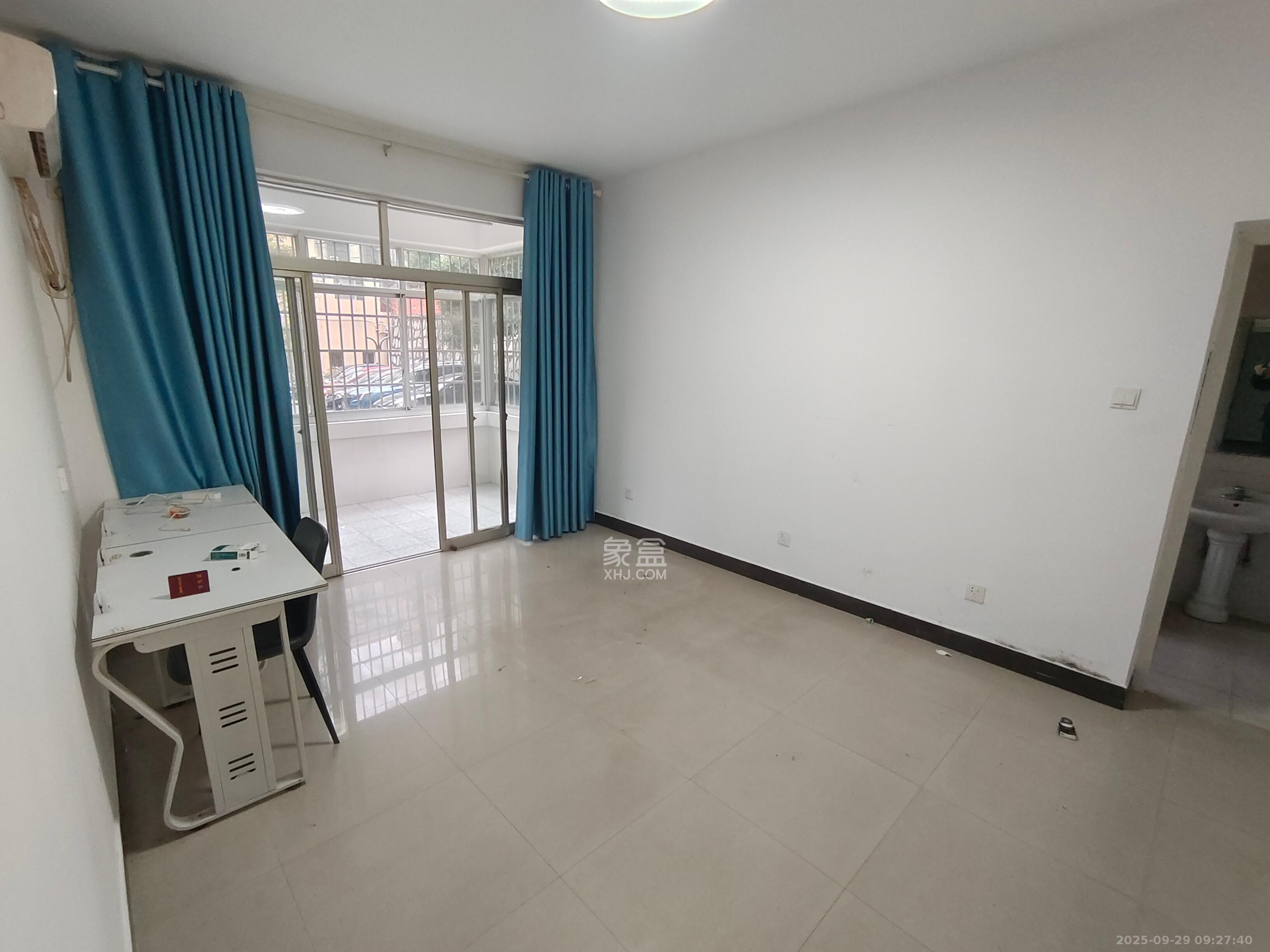 湖南开放大学 4室2厅2卫 3100.0元/月 湖南开放大学 4室2厅2卫 3100.0元/月室内图