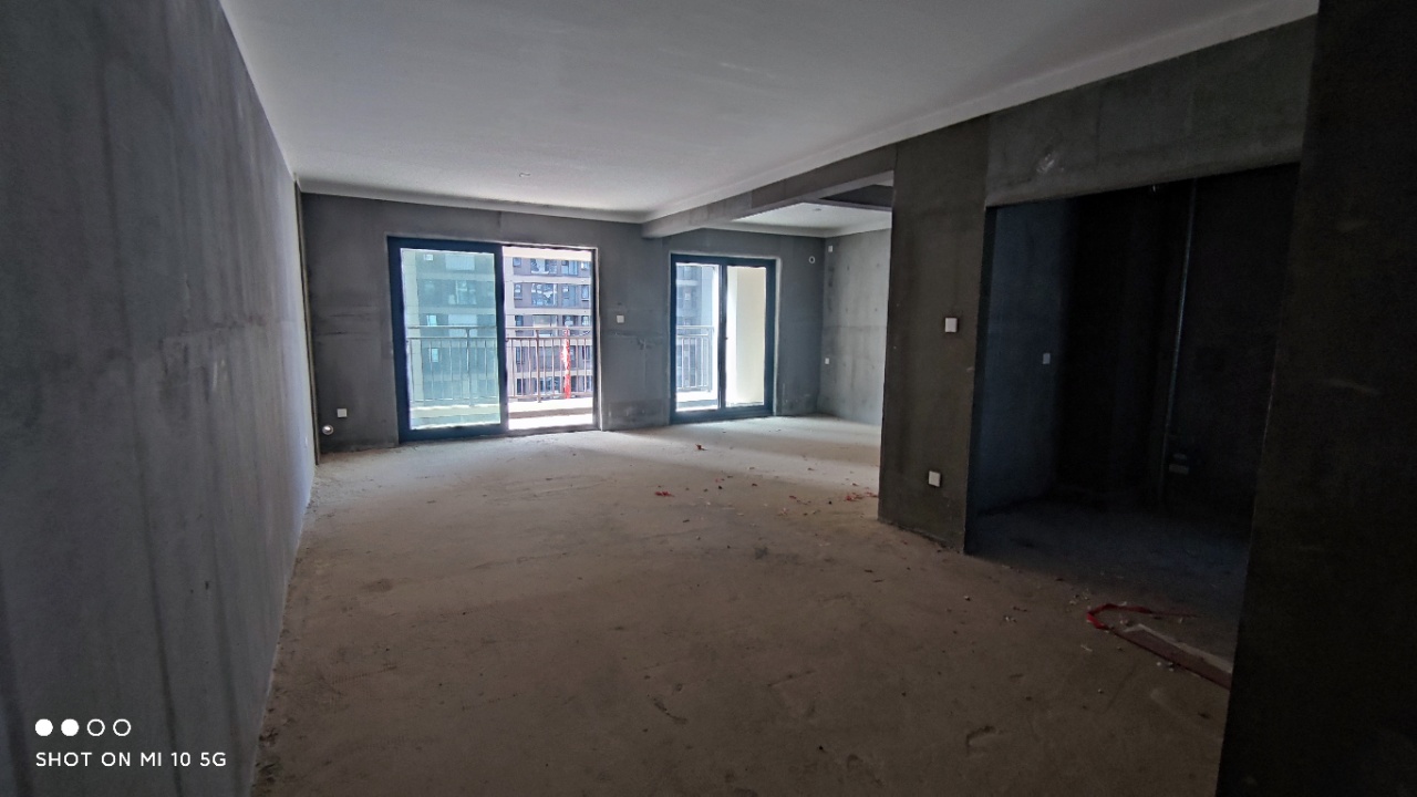 建发央著（悦发央著）  4室2厅2卫    89.8万