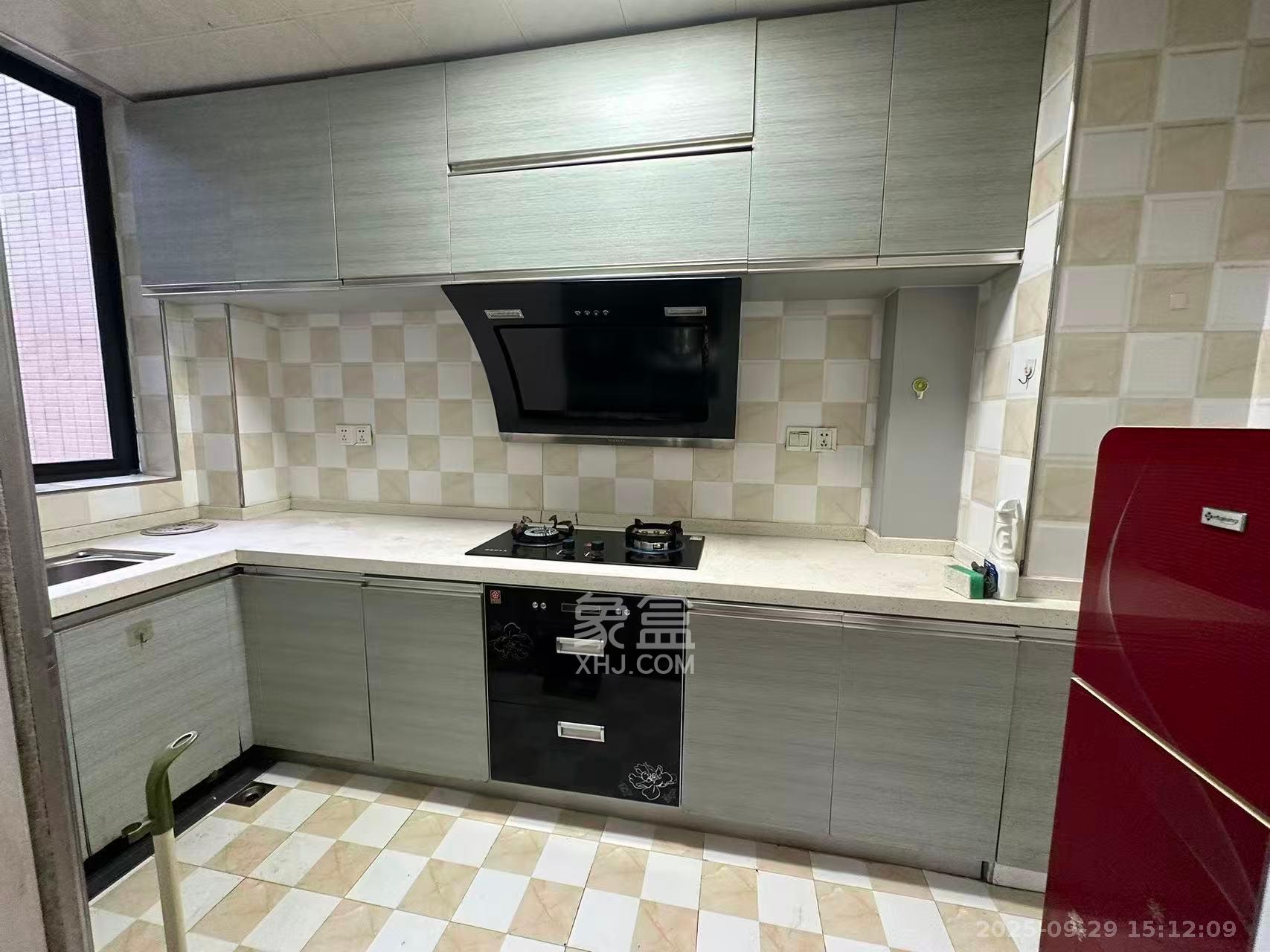 百纳广场（百纳公寓）  3室2厅2卫    3200.0元/月室内图