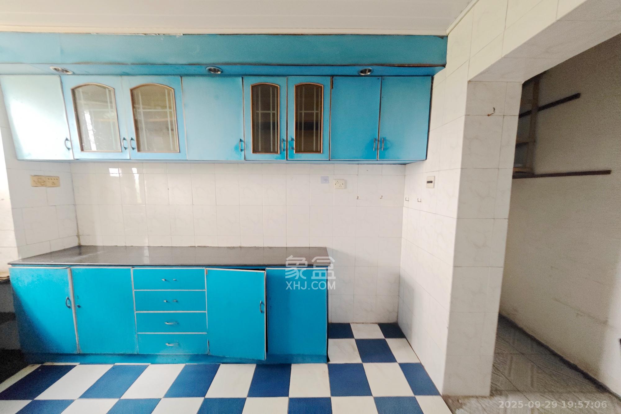 金沙园小区  2室2厅1卫    35.0万厨房