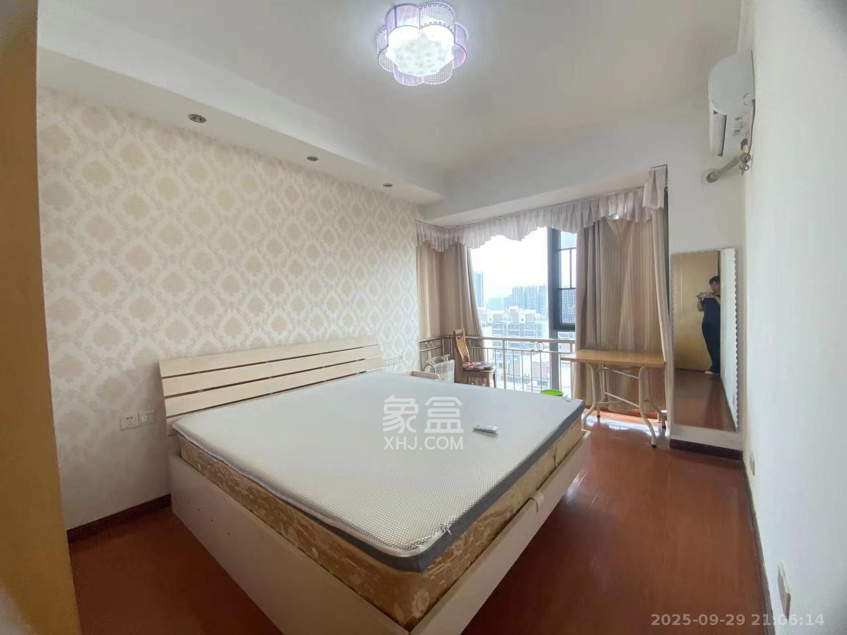 银港水晶城 3室2厅2卫 2600.0元/月 银港水晶城 3室2厅2卫 2600.0元/月室内图