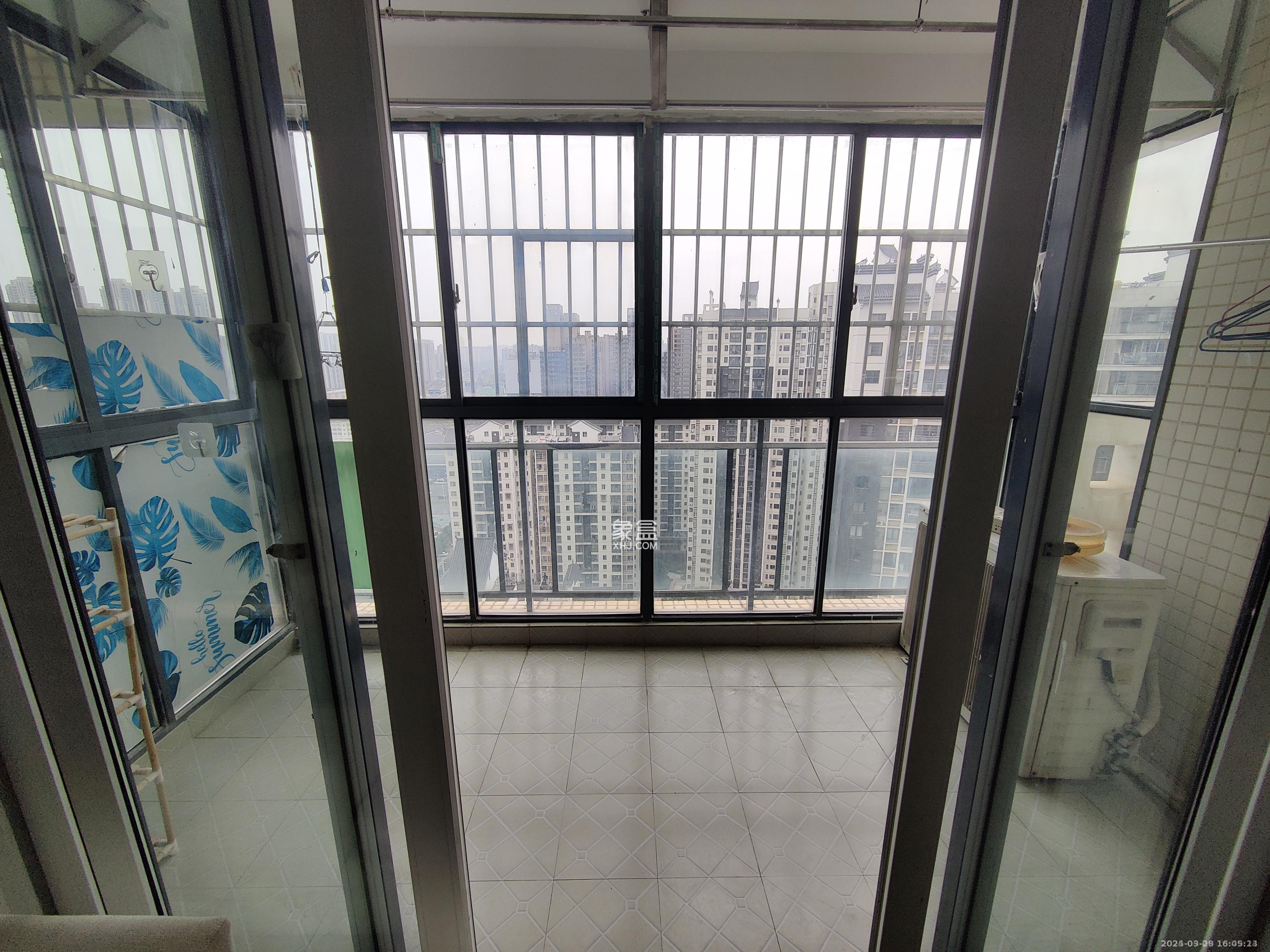 嘉宇盛世华章 2室2厅1卫 2400.0元/月 嘉宇盛世华章 2室2厅1卫 2400.0元/月室内图