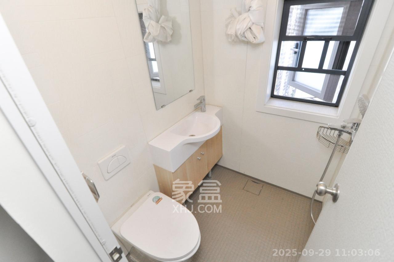 卓越浅水湾  1室0厅0卫   2500.00元/月室内图