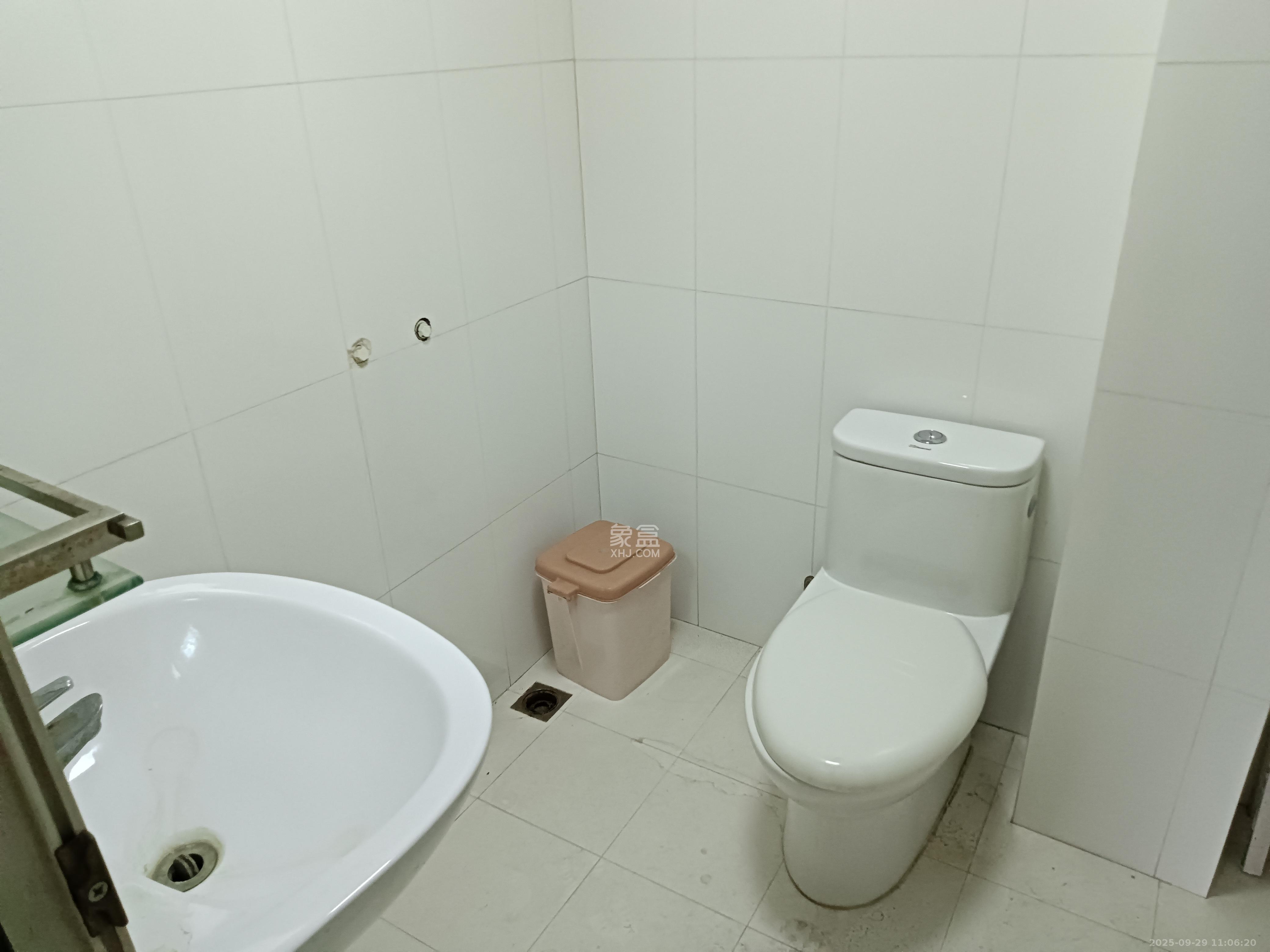 新时代广场 1室2厅1卫 3000.0元/月 新时代广场 1室2厅1卫 3000.0元/月室内图