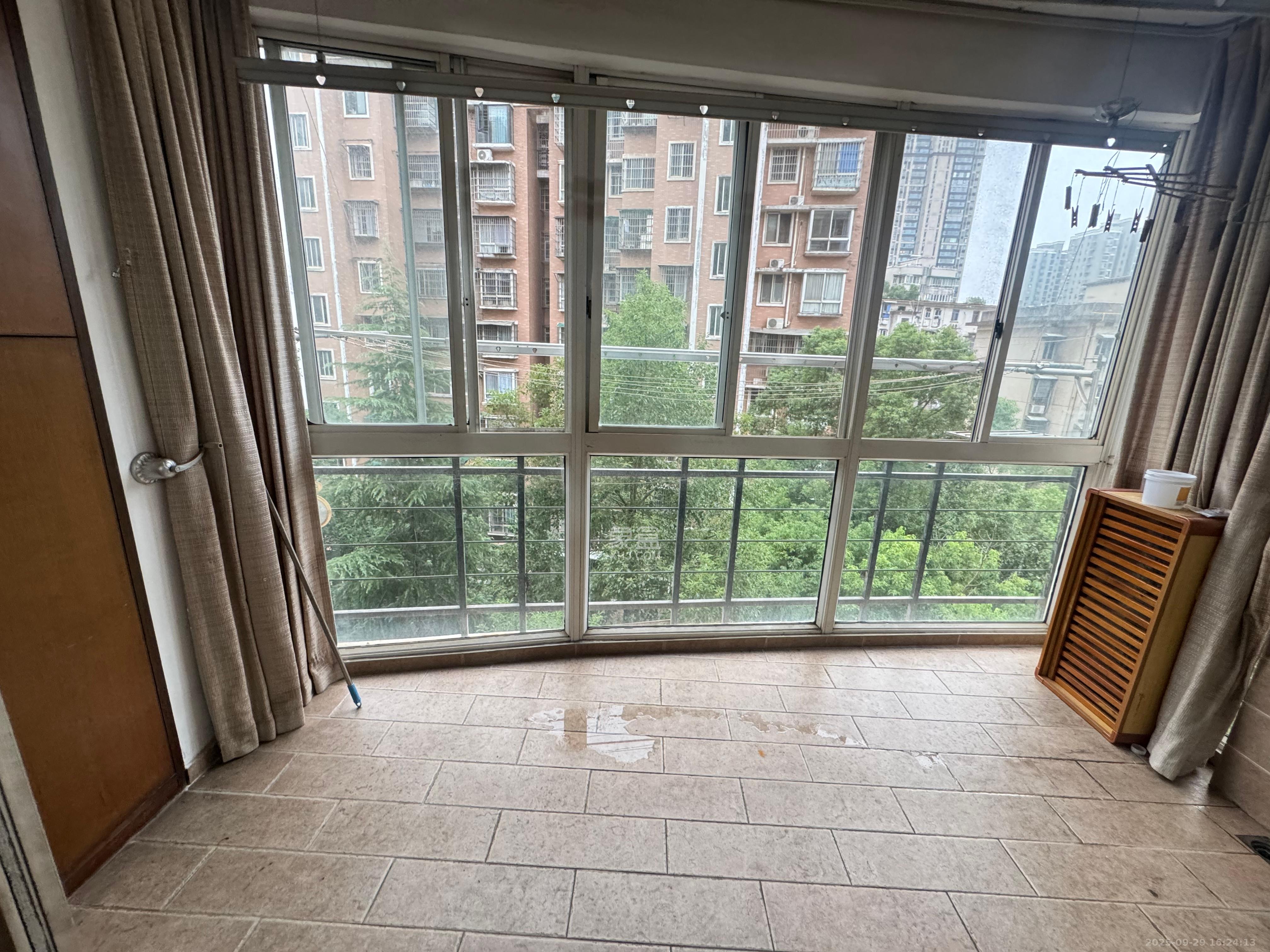 福乐康城 3室2厅2卫 2300.0元/月 福乐康城 3室2厅2卫 2300.0元/月室内图