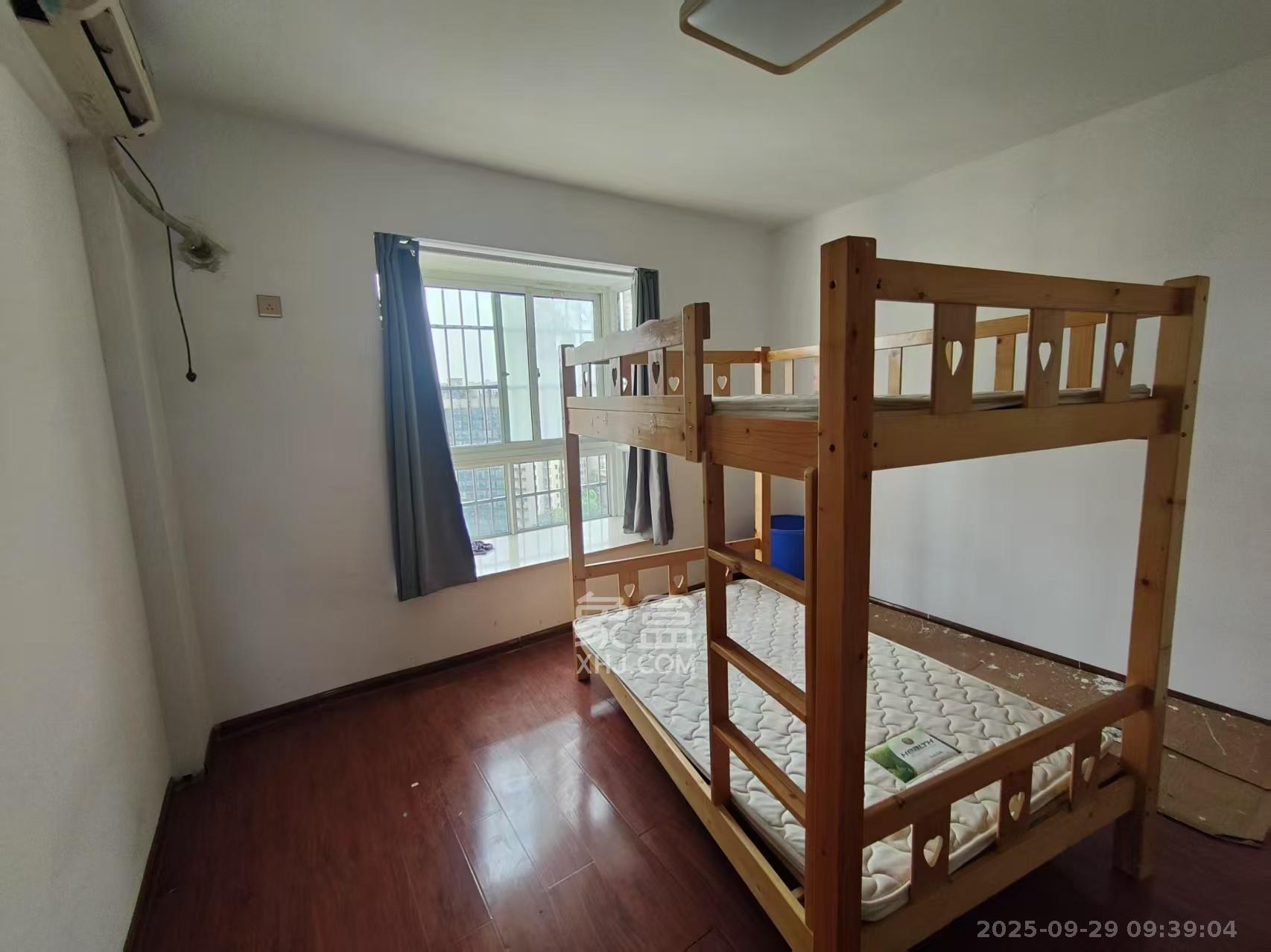 清政园(青政家园) 3室2厅2卫 2300.0元/月 清政园(青政家园) 3室2厅2卫 2300.0元/月室内图