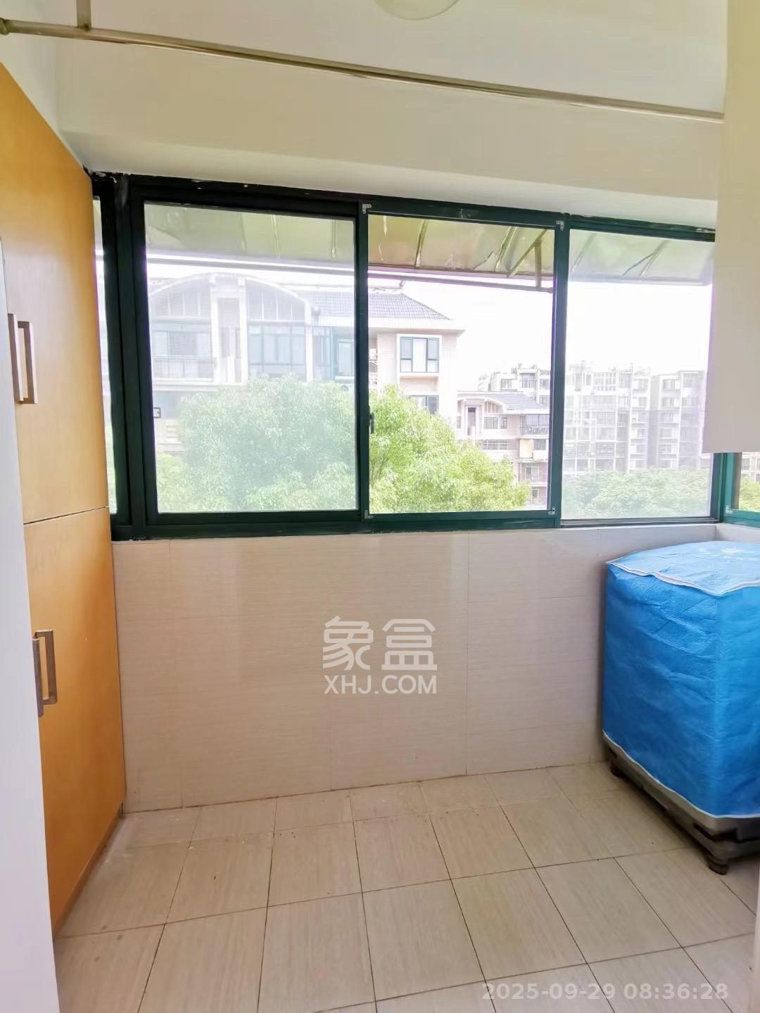 银桂苑 3室2厅2卫 2200.0元/月 银桂苑 3室2厅2卫 2200.0元/月室内图