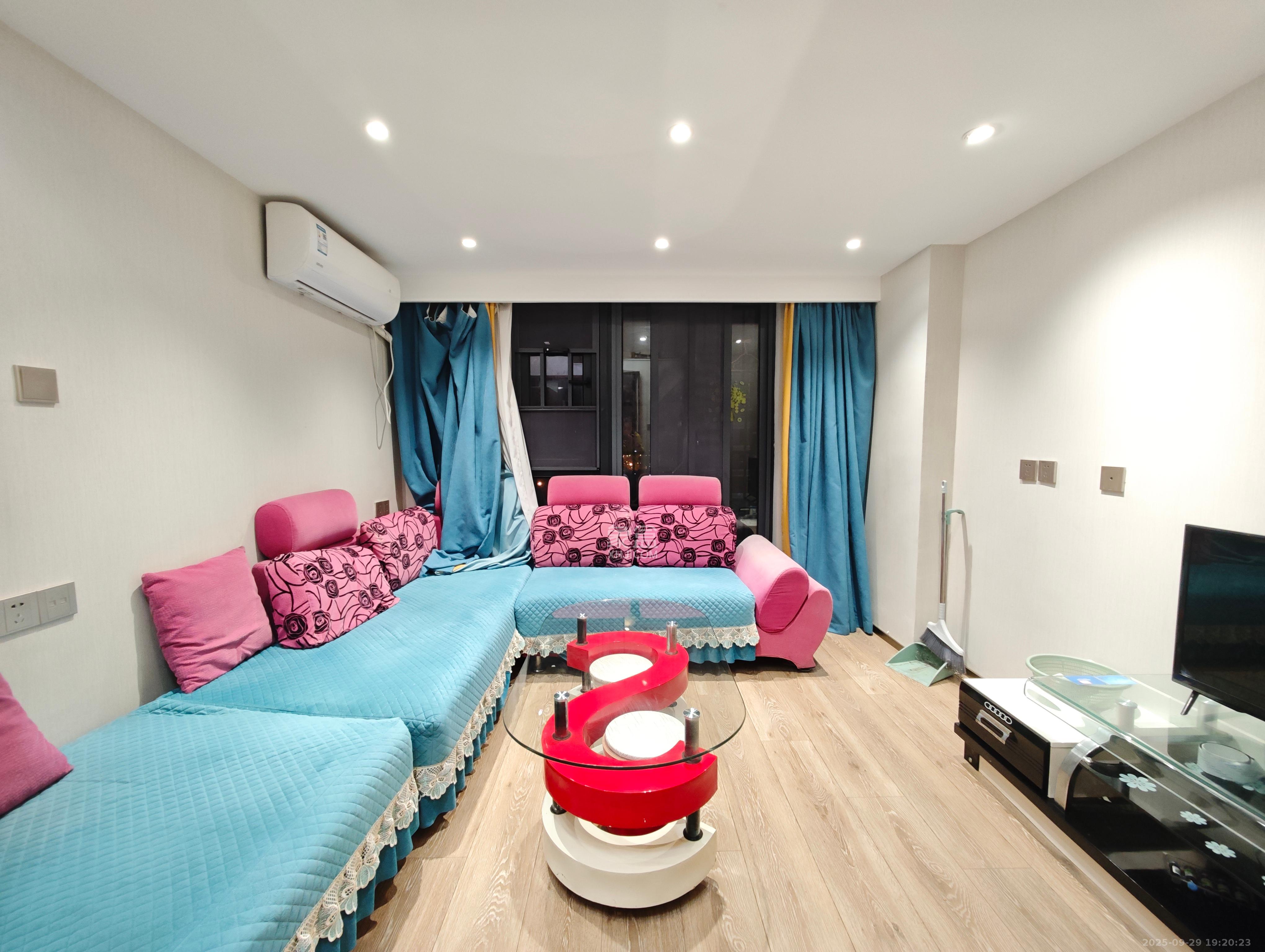 华远海蓝郡 2室1厅1卫 1500.0元/月 华远海蓝郡 2室1厅1卫 1500.0元/月室内图