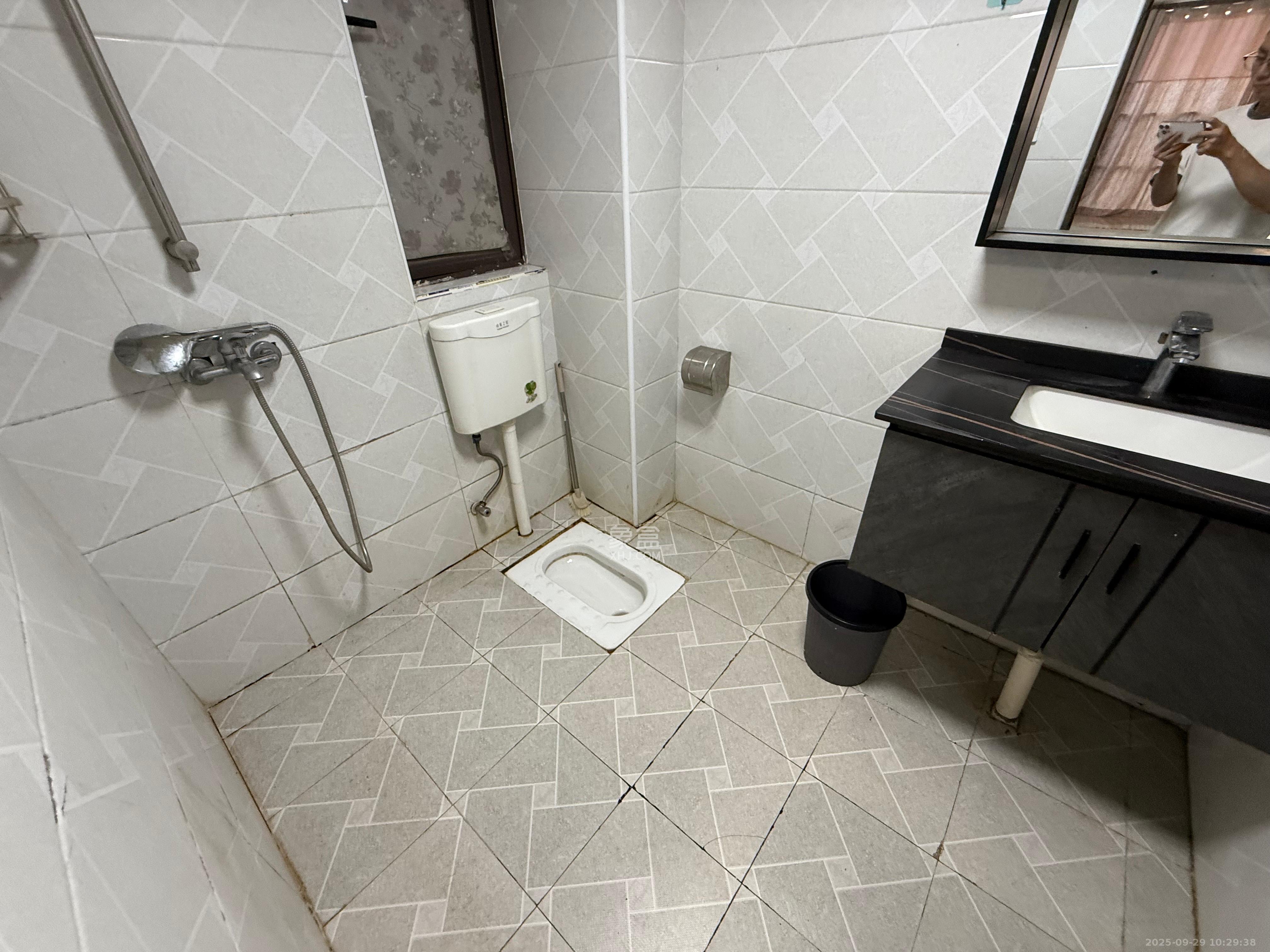 南山雍江汇（滨江国际新城）  3室2厅2卫    3400.0元/月室内图