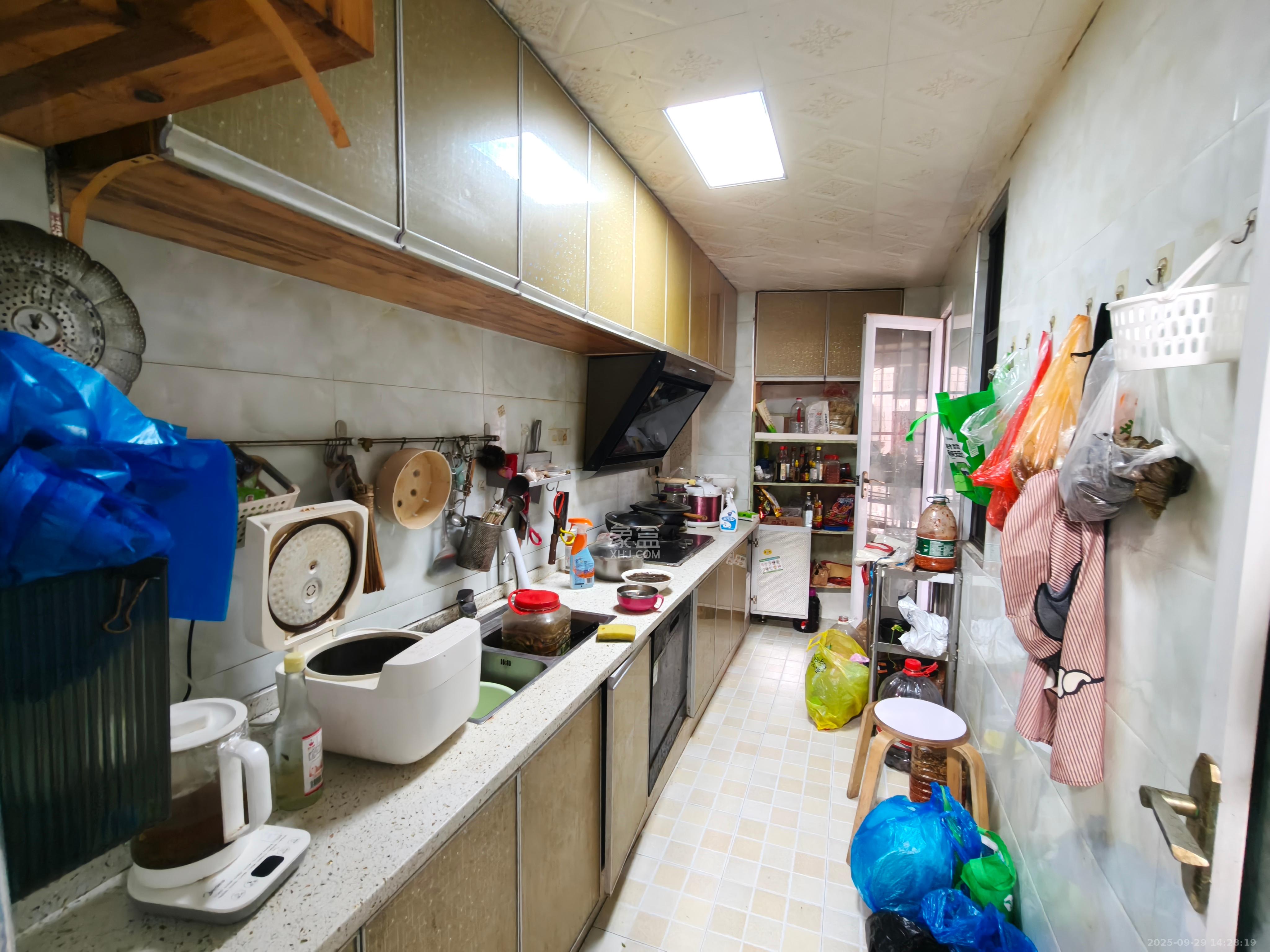 星湖湾一期高层 3室2厅1卫 2200.0元/月 星湖湾一期高层 3室2厅1卫 2200.0元/月室内图