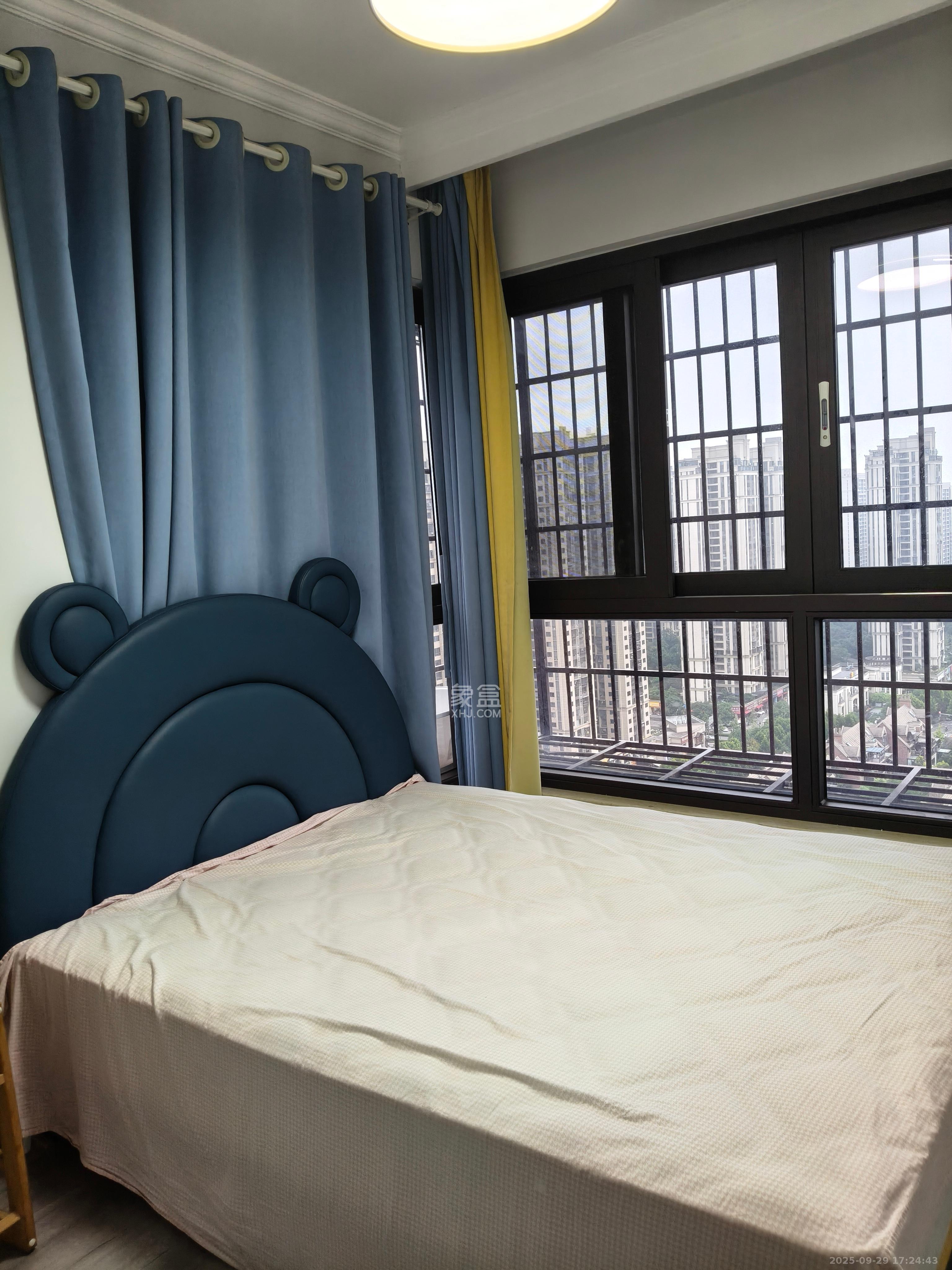 星湖湾二期高层 3室1厅2卫 2800.0元/月 星湖湾二期高层 3室1厅2卫 2800.0元/月室内图